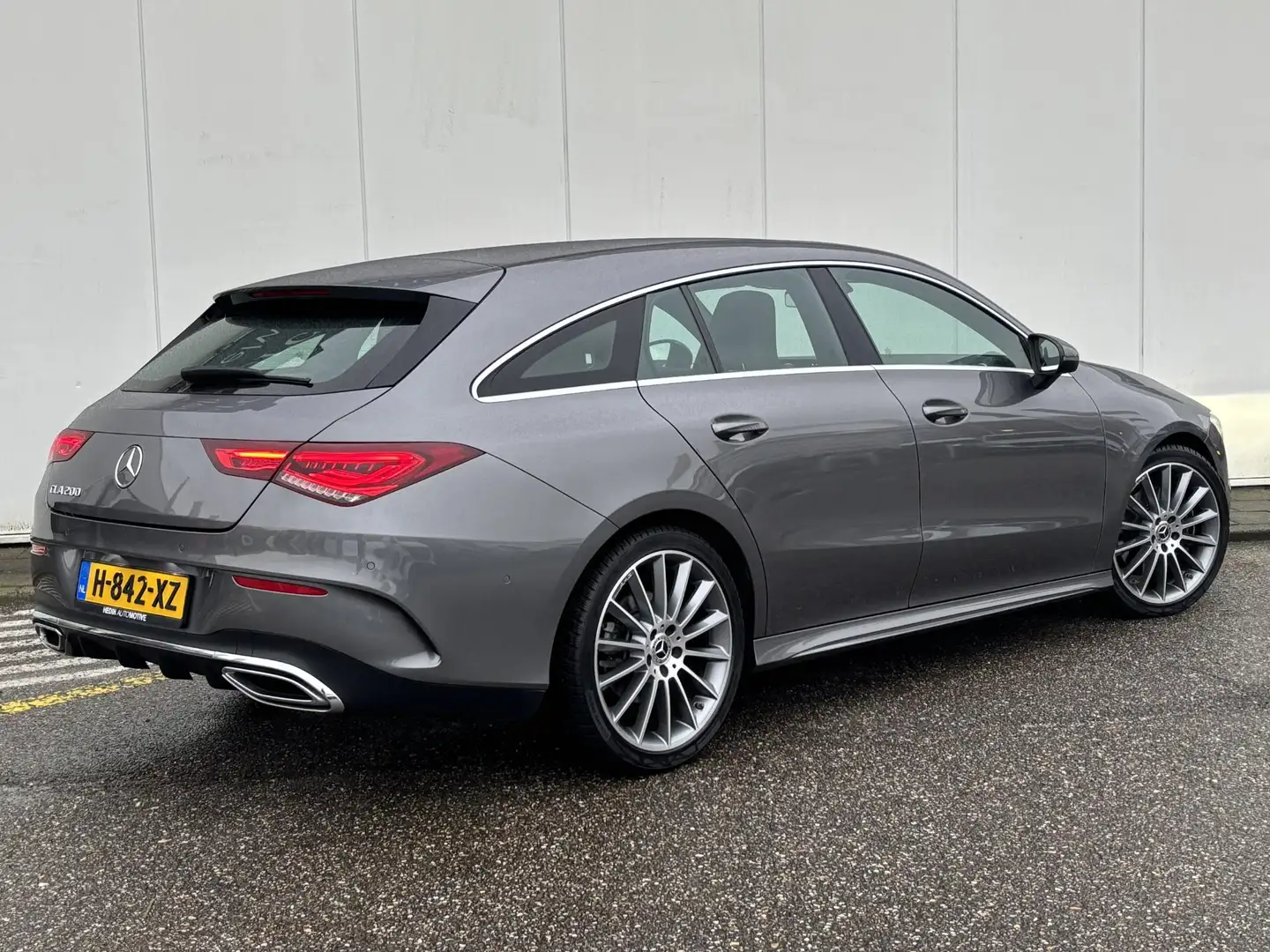 Mercedes-Benz CLA 200 CLA Shooting Brake Automaat AMG Line | LED | Sfeer Grijs - 2