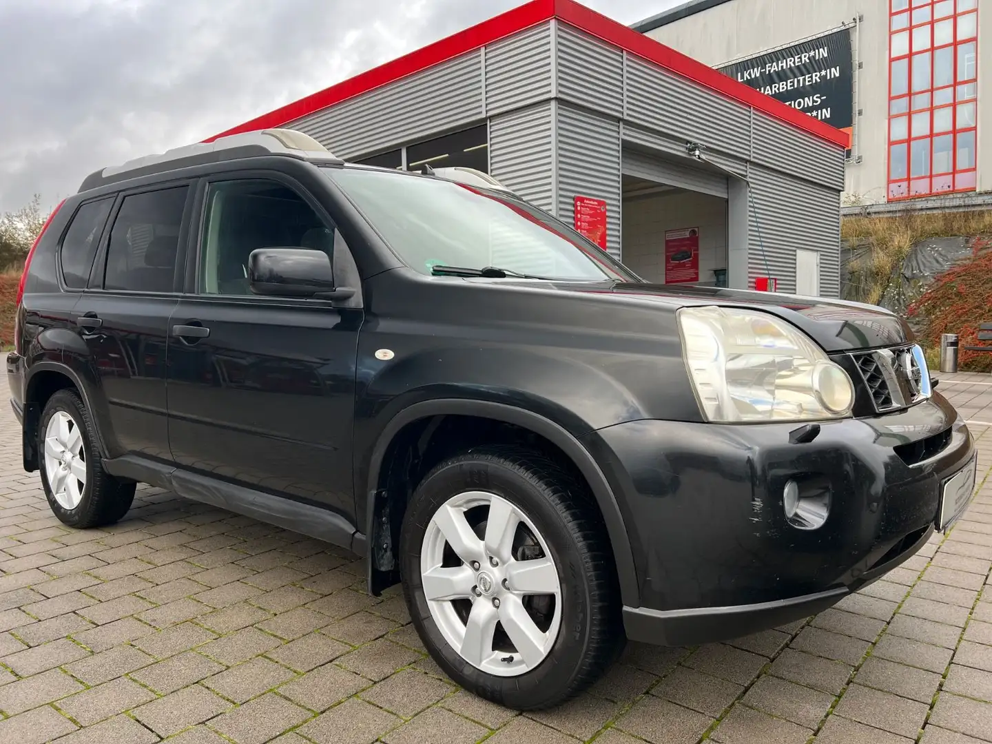 Nissan X-Trail SE 4X4 2.0 dCi*PANO*KLIMAAUTOM*ALU*PDC* Schwarz - 1