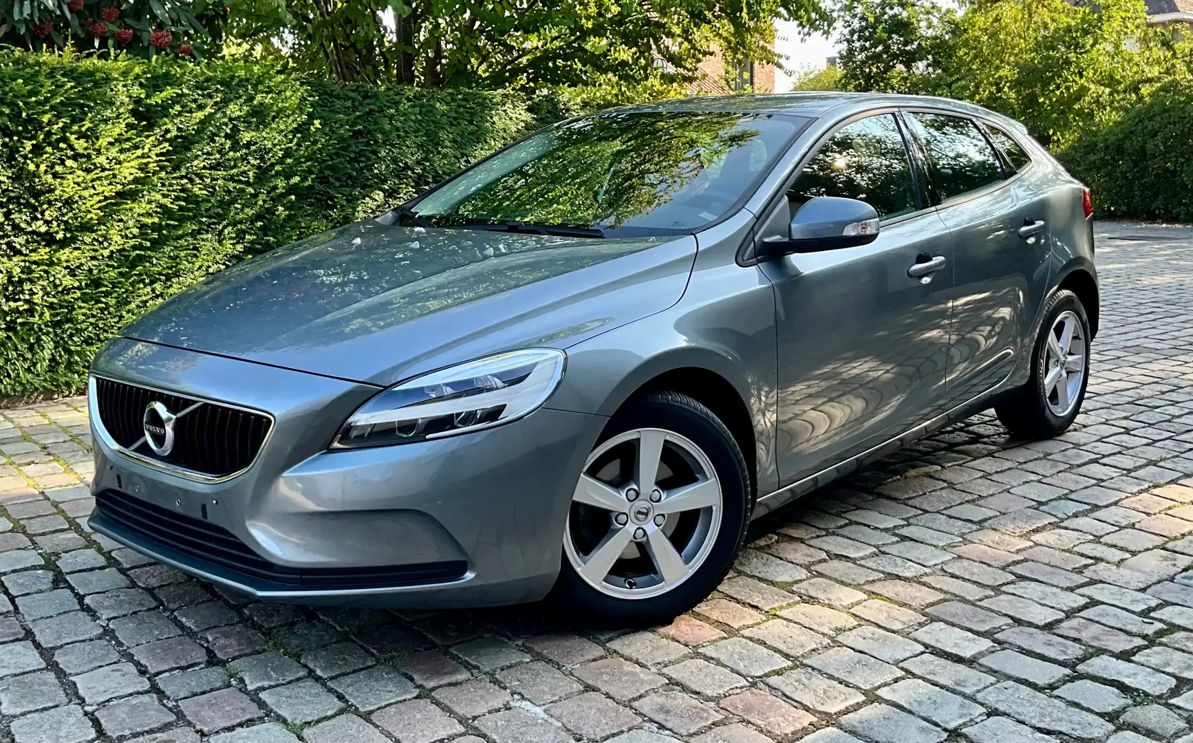 Volvo V40 2.0 D2 Edition AdBlue  ### 33000 km ### Grijs - 1