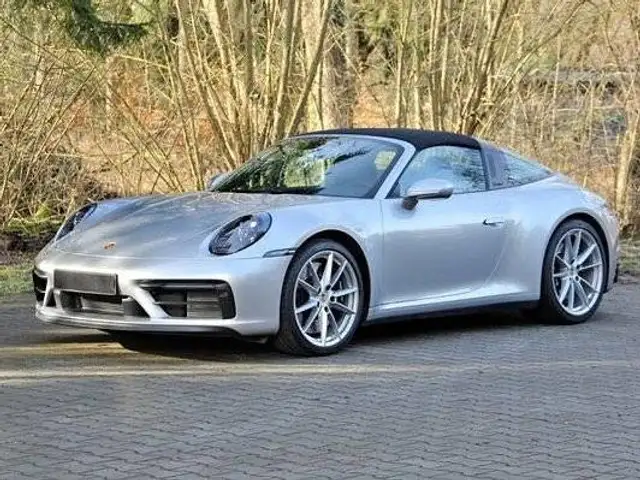 Porsche 911 main image