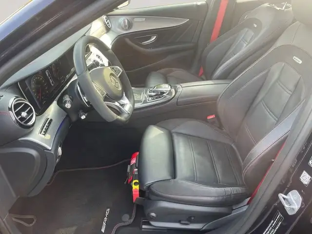 Mercedes-Benz E-Class view 8