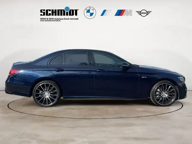 Mercedes-Benz E-Class view 5