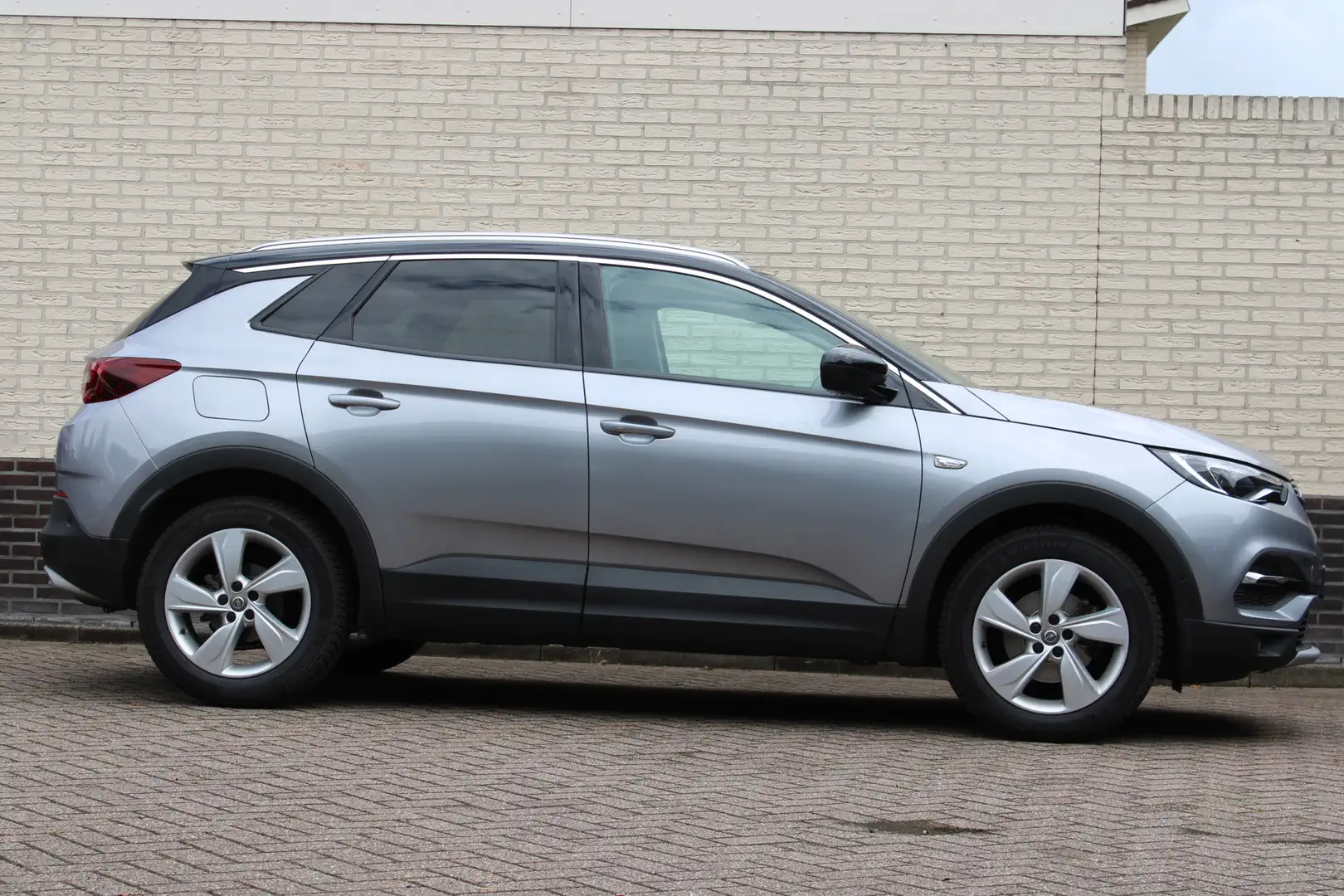 Opel Grandland X 1.2 Turbo Innovation | Trekhaak | Camera | BLIS | Grijs - 2
