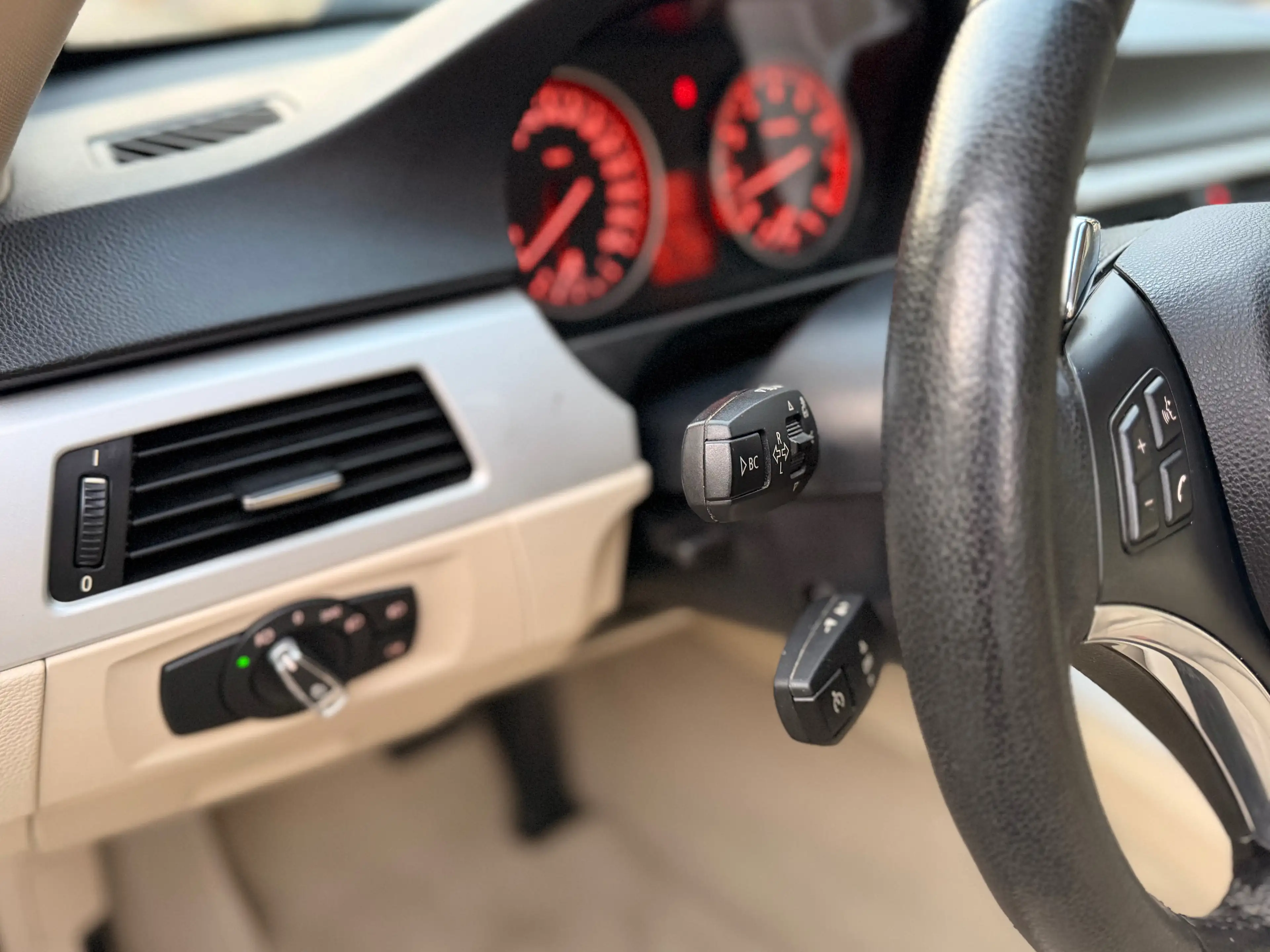 BMW 325 325 i *Autom.*Standheiz.*8-Fach*AHK*SHZ*PDC*TÜV* — photo 15