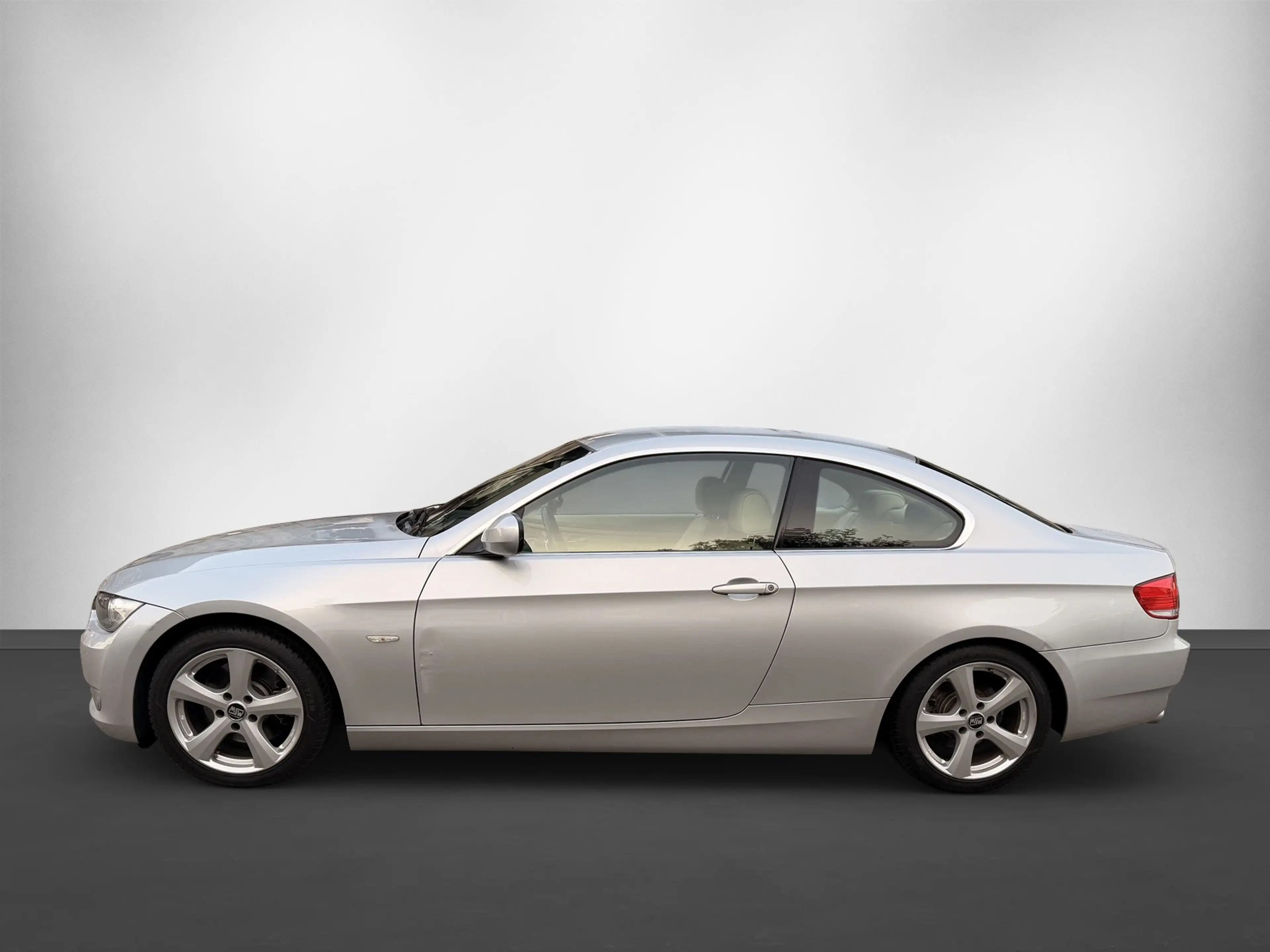 BMW 325 325 i *Autom.*Standheiz.*8-Fach*AHK*SHZ*PDC*TÜV* — photo 11
