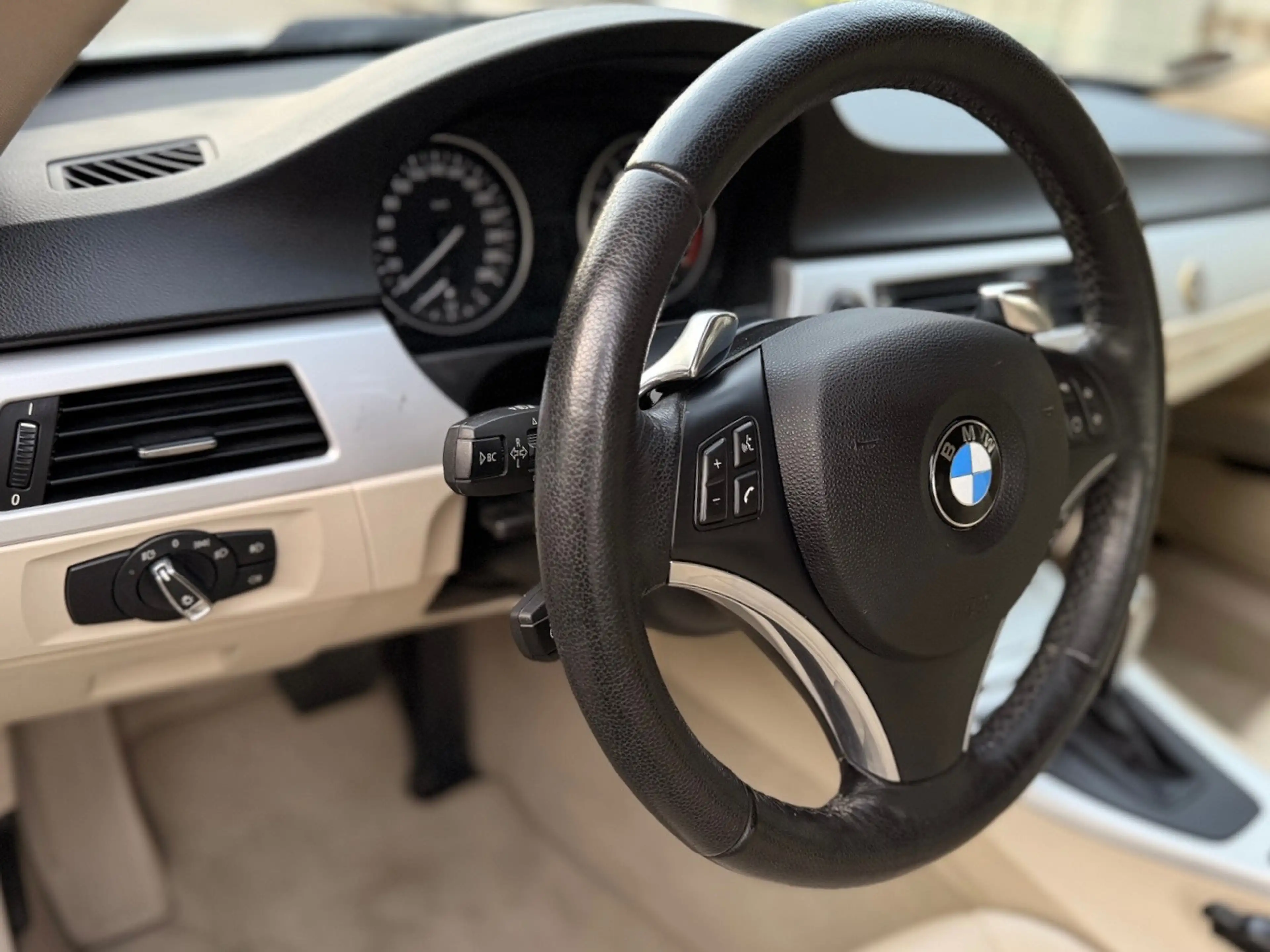 BMW 325 325 i *Autom.*Standheiz.*8-Fach*AHK*SHZ*PDC*TÜV* — photo 14