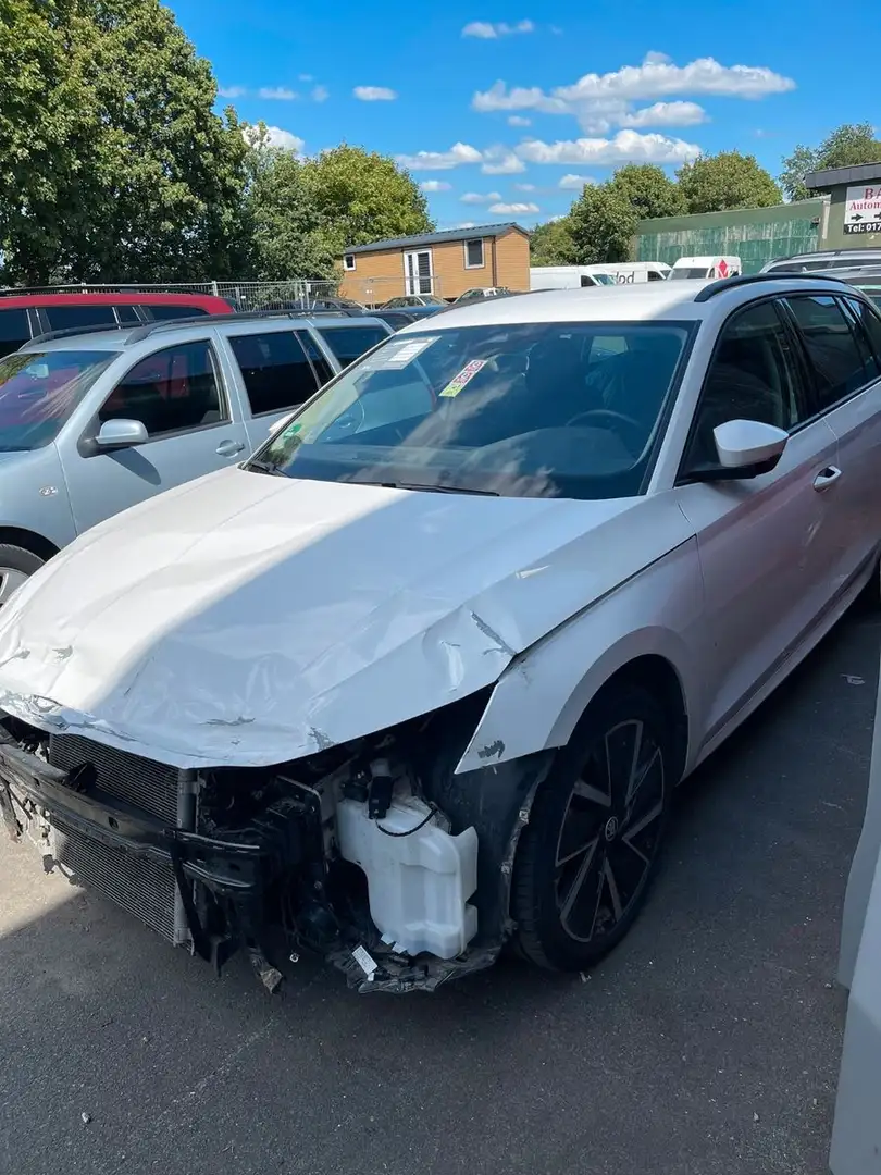 Skoda Octavia 2.0 TDI SPORT *AHK*LED*ACC*VIRTUAL*SPUR* Blanc - 1