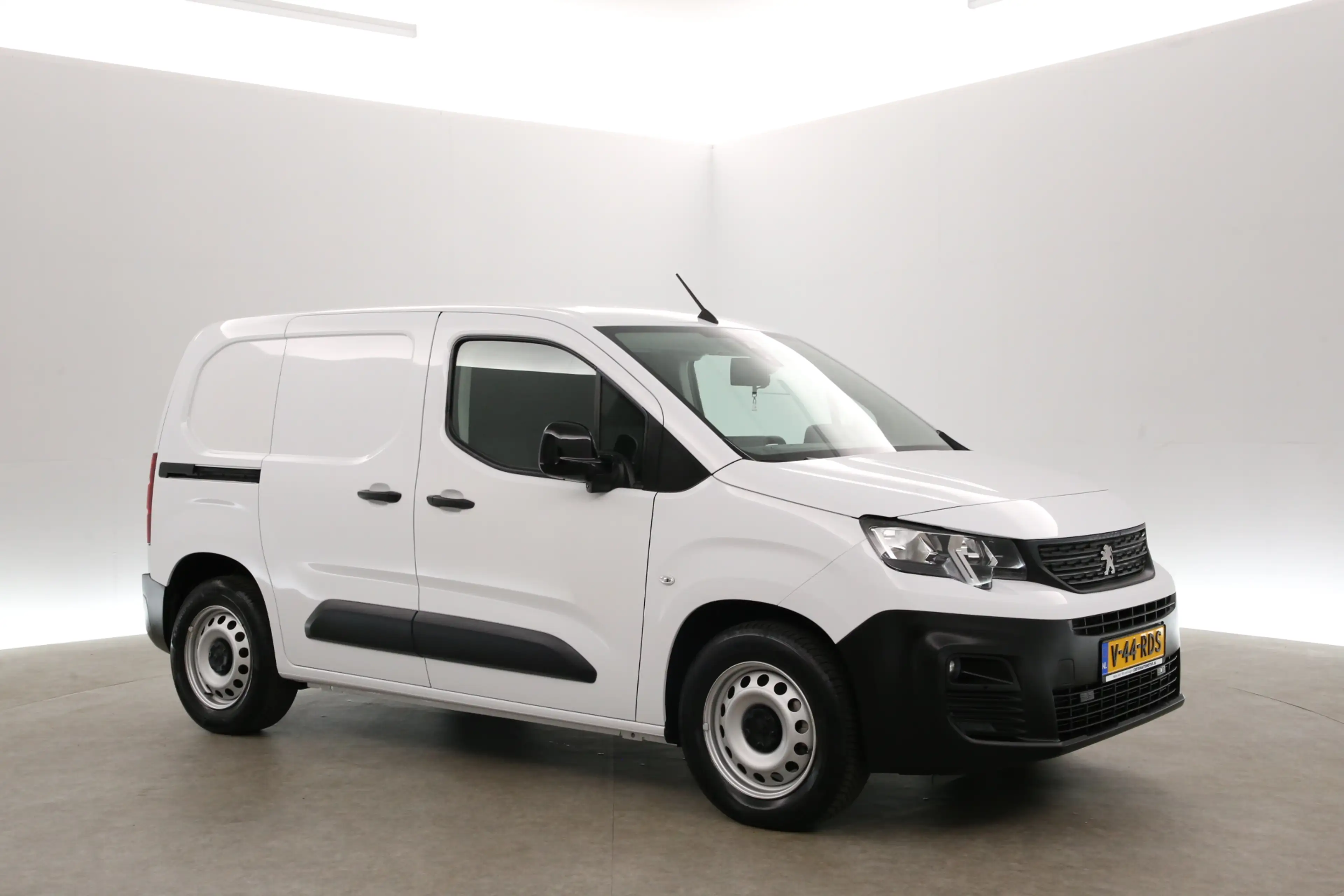 Peugeot Partner e-Partner 136pk 50 kWh | Snelladen | SOH 94% | Air — photo 6