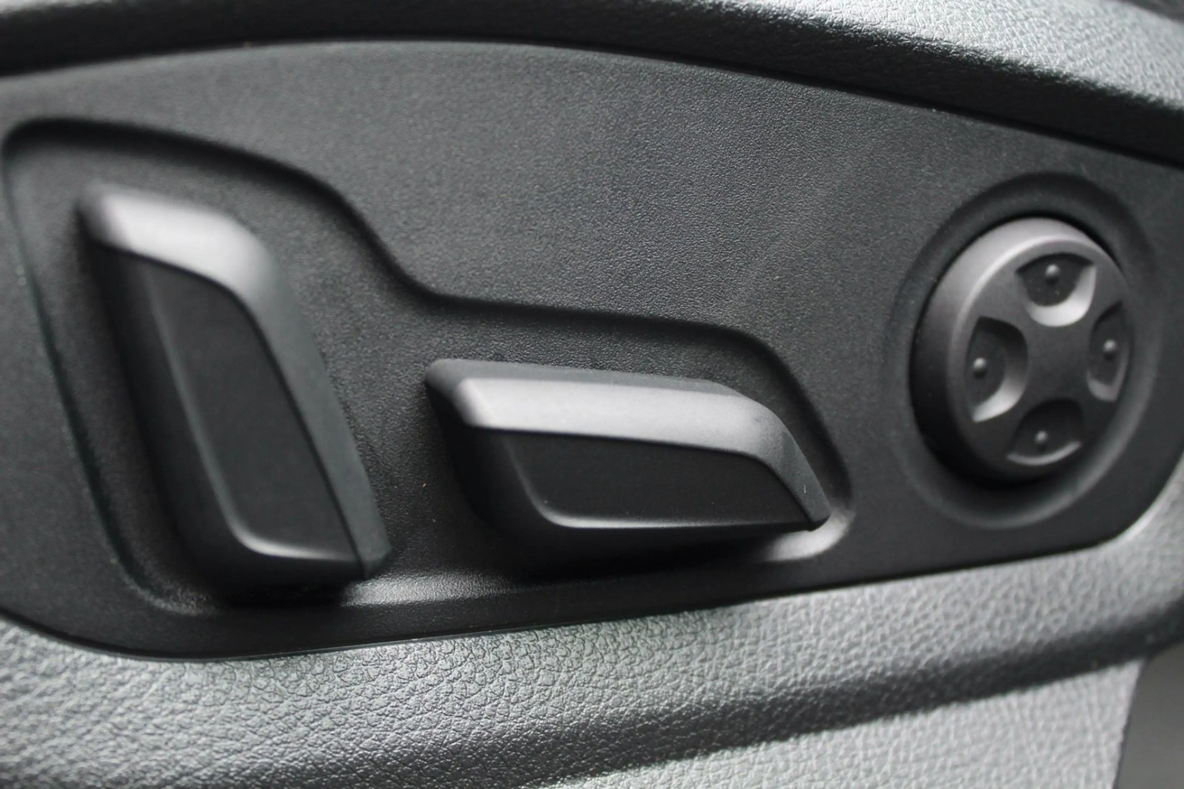 Audi Q7 1.HAND! 7-Sitzer 4xSHZ AHK KAM LEDER MMI+ DVD — photo 27