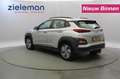 Hyundai KONA Comfort 64 kWh - Carplay, Camera, Cruise, Trekhaak Grijs - thumbnail 2