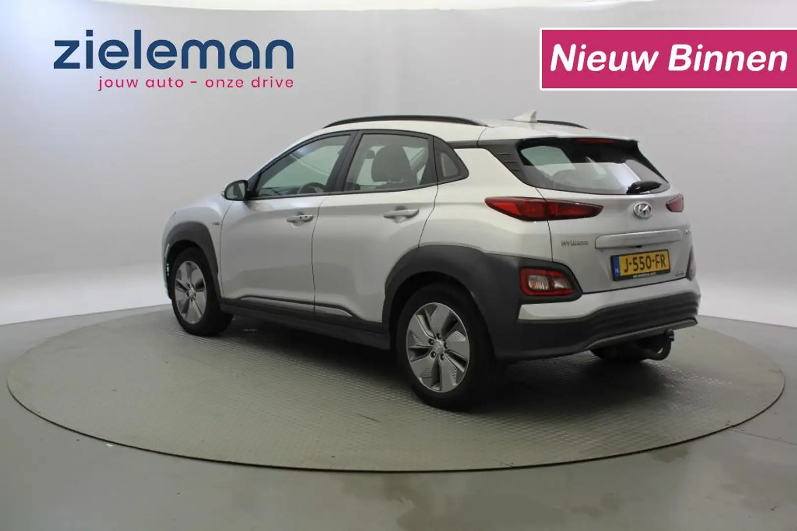 Hyundai KONA Comfort 64 kWh - Carplay, Camera, Cruise, Trekhaak Grijs - 2