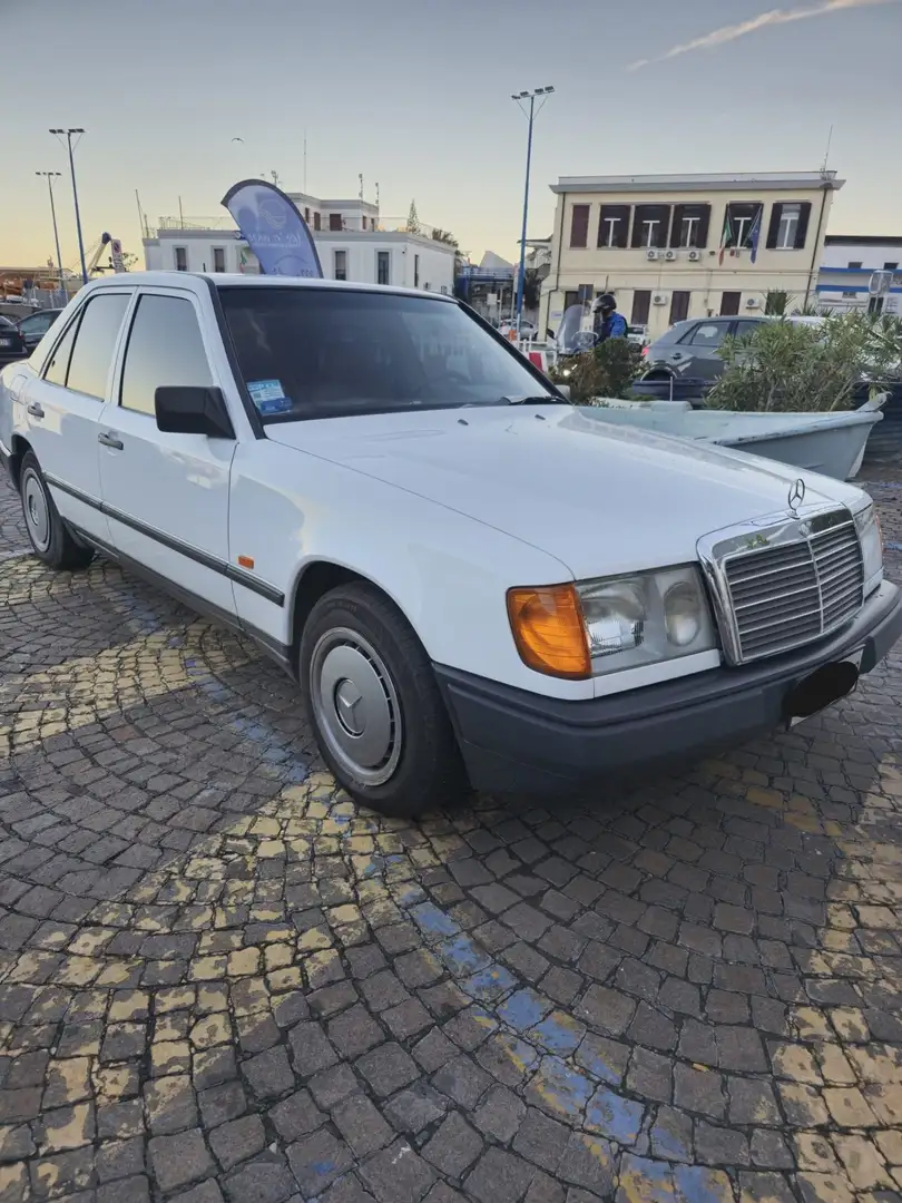 Mercedes-Benz E 200 (124) - 1