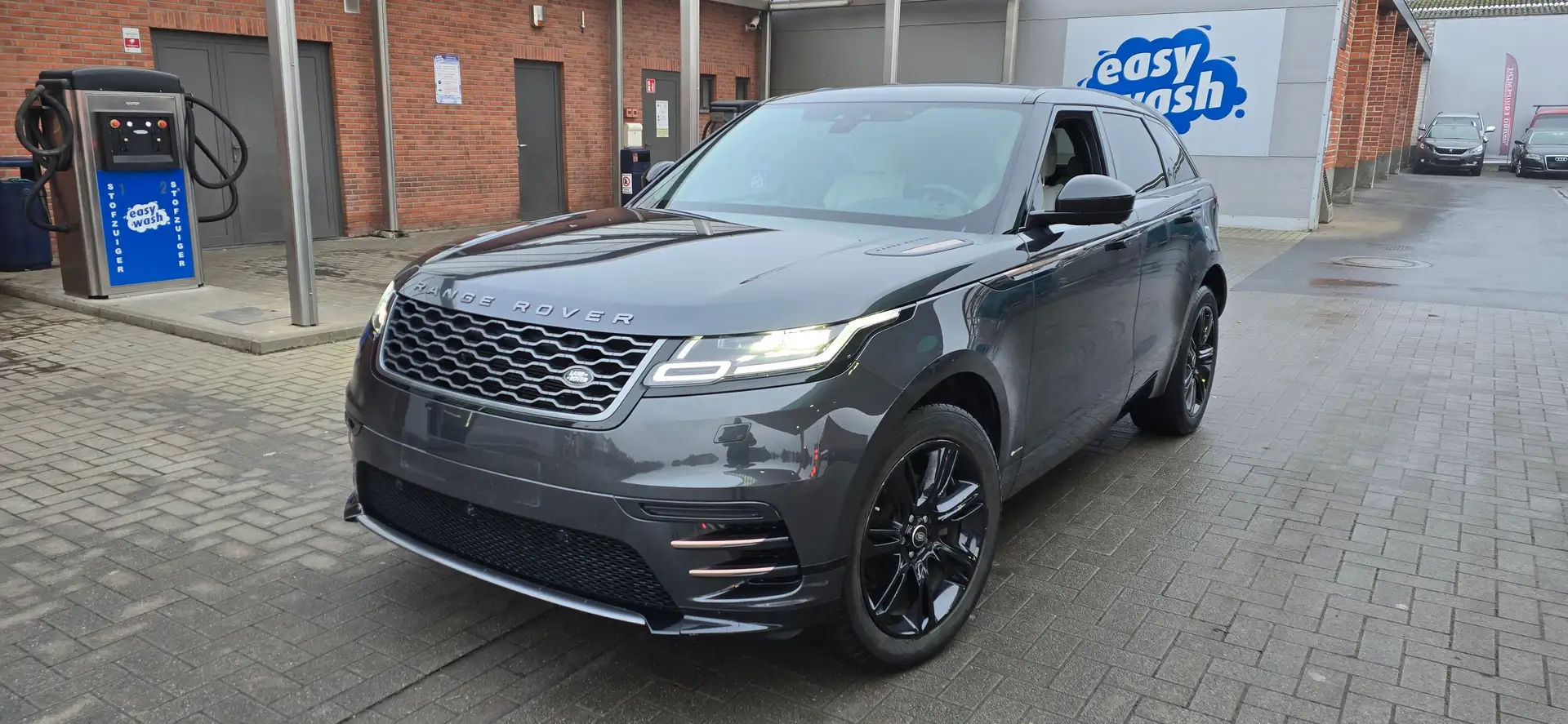 Land Rover Range Rover Velar 2.0 Turbo P-250 R-Dynamic Grijs - 2