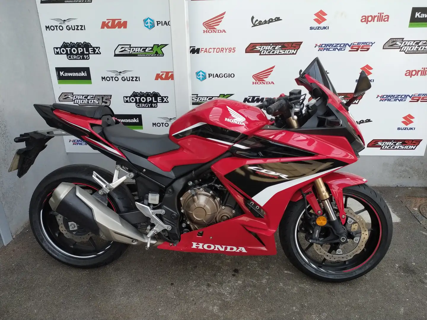 Honda CBR 500 R Rood - 1