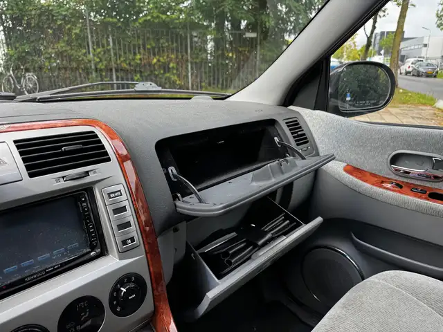 Kia Carnival view 7