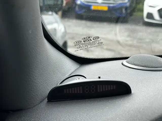 Kia Carnival view 6