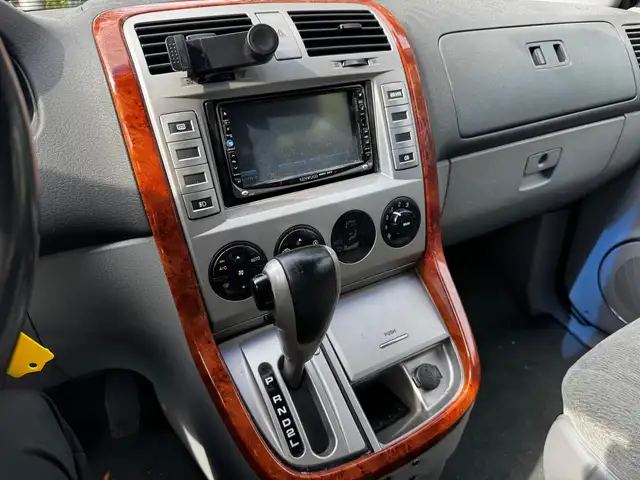 Kia Carnival view 8