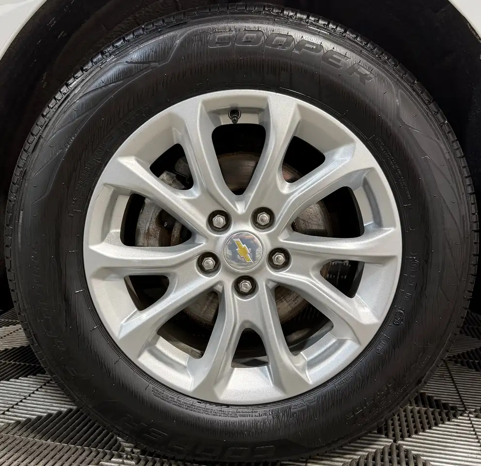 Chevrolet Equinox photo Chevrolet Equinox
