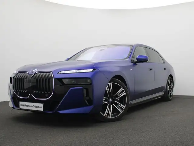 BMW i7 UNIEK - FROZEN MARINA BAY - MEGA FULL