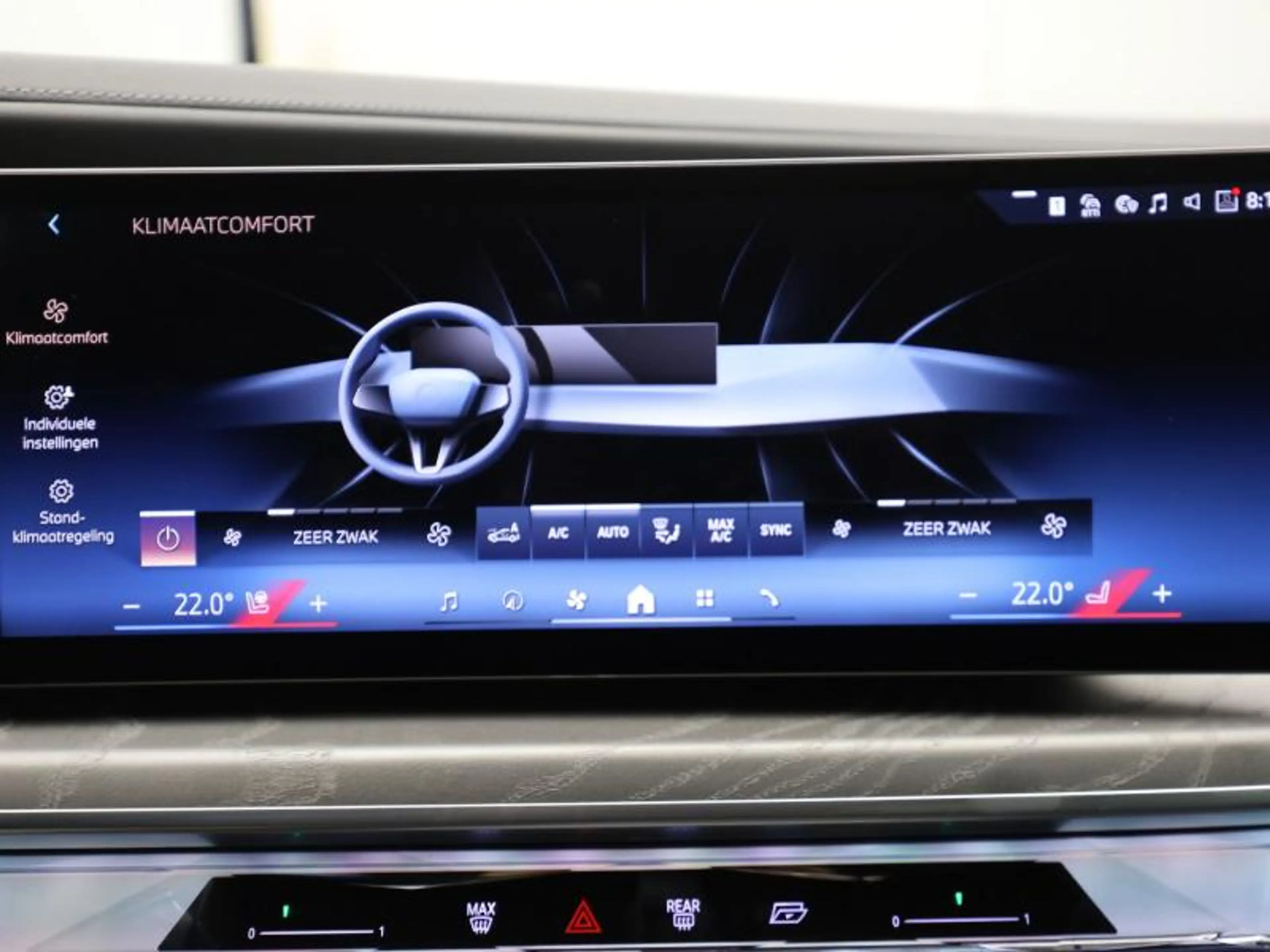 BMW i7 UNIEK - FROZEN MARINA BAY - MEGA FULL — photo 14