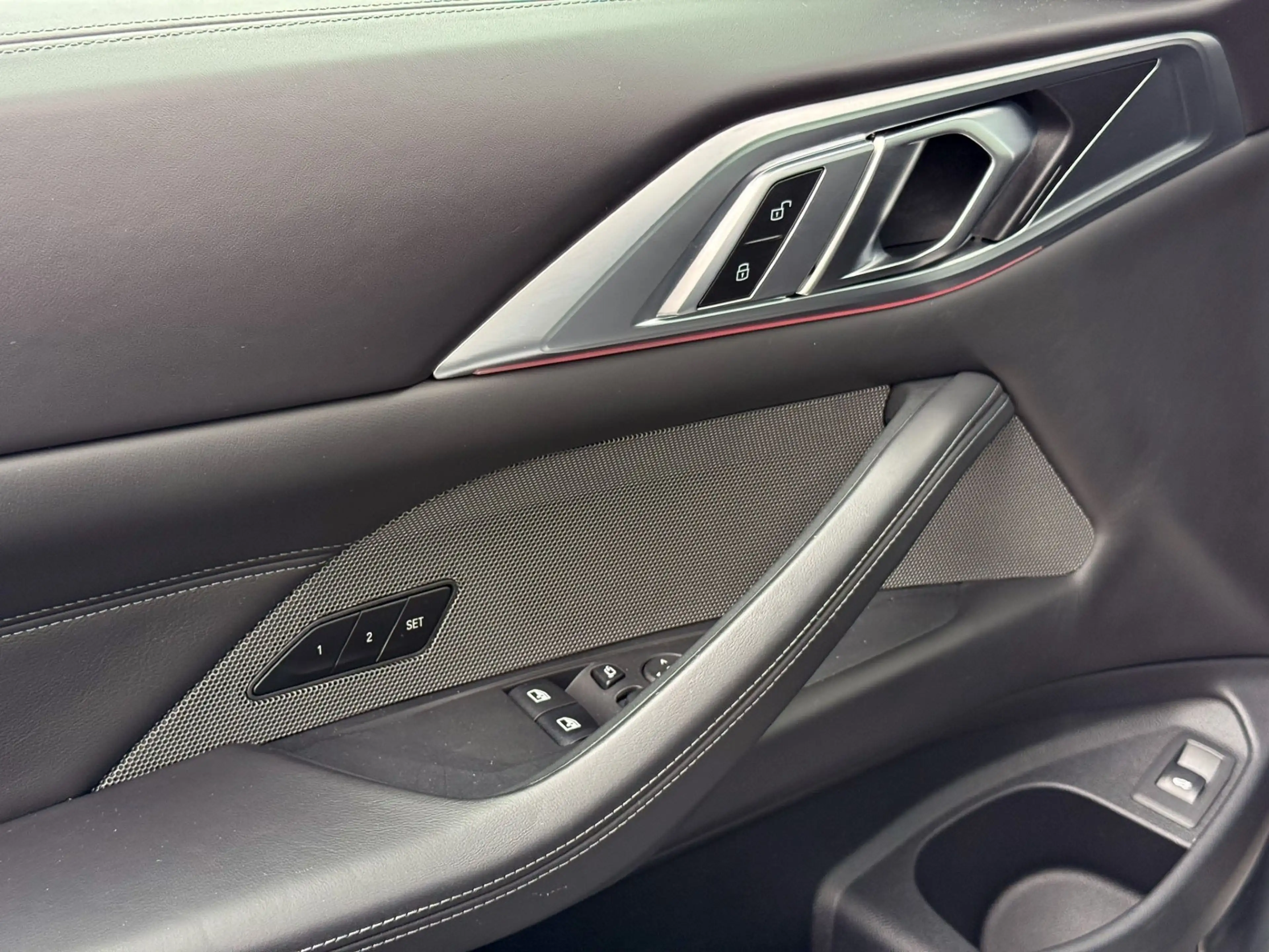 BMW M4 Competition M xDrive — photo 12