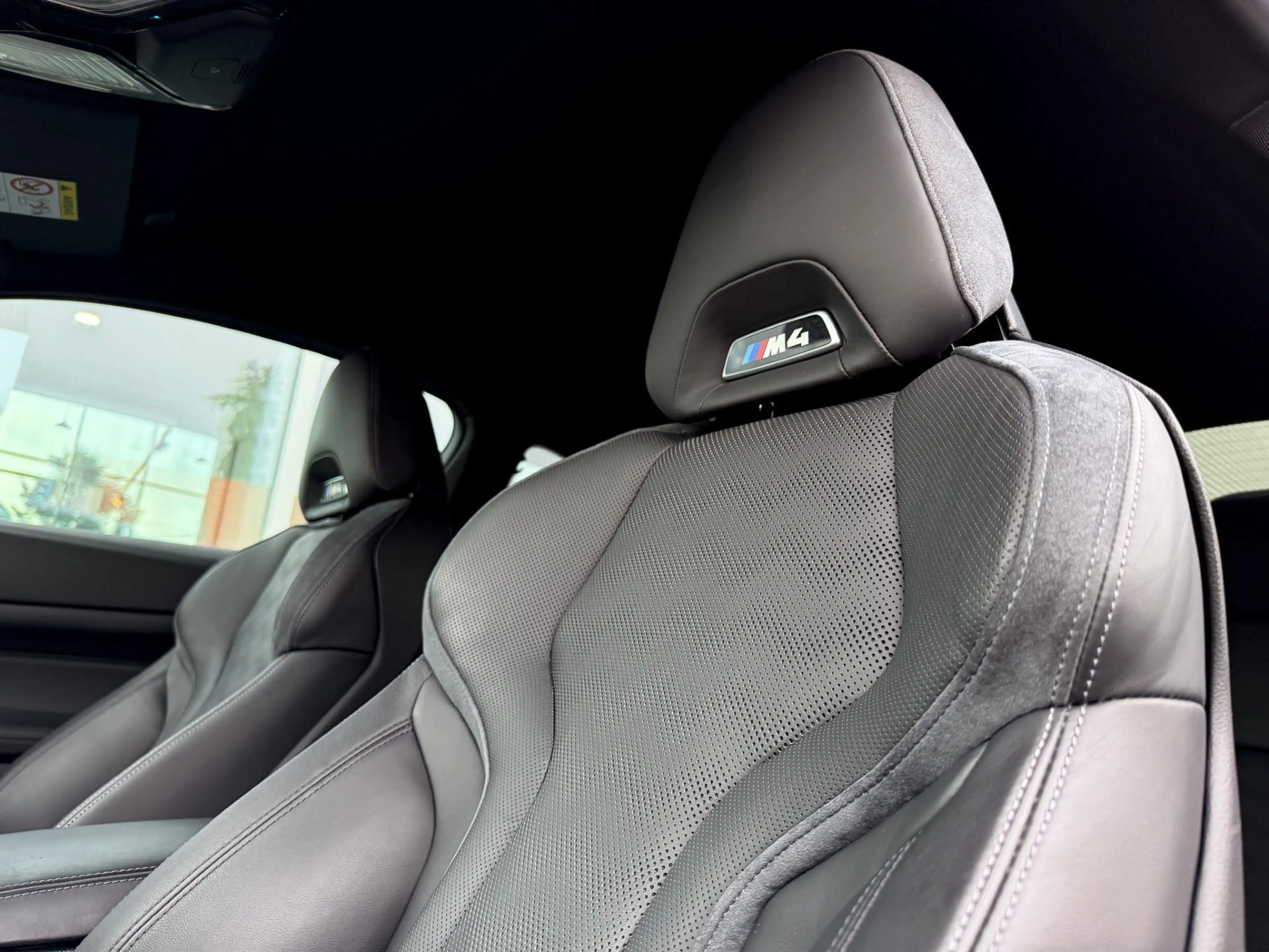 BMW M4 Competition M xDrive — photo 14