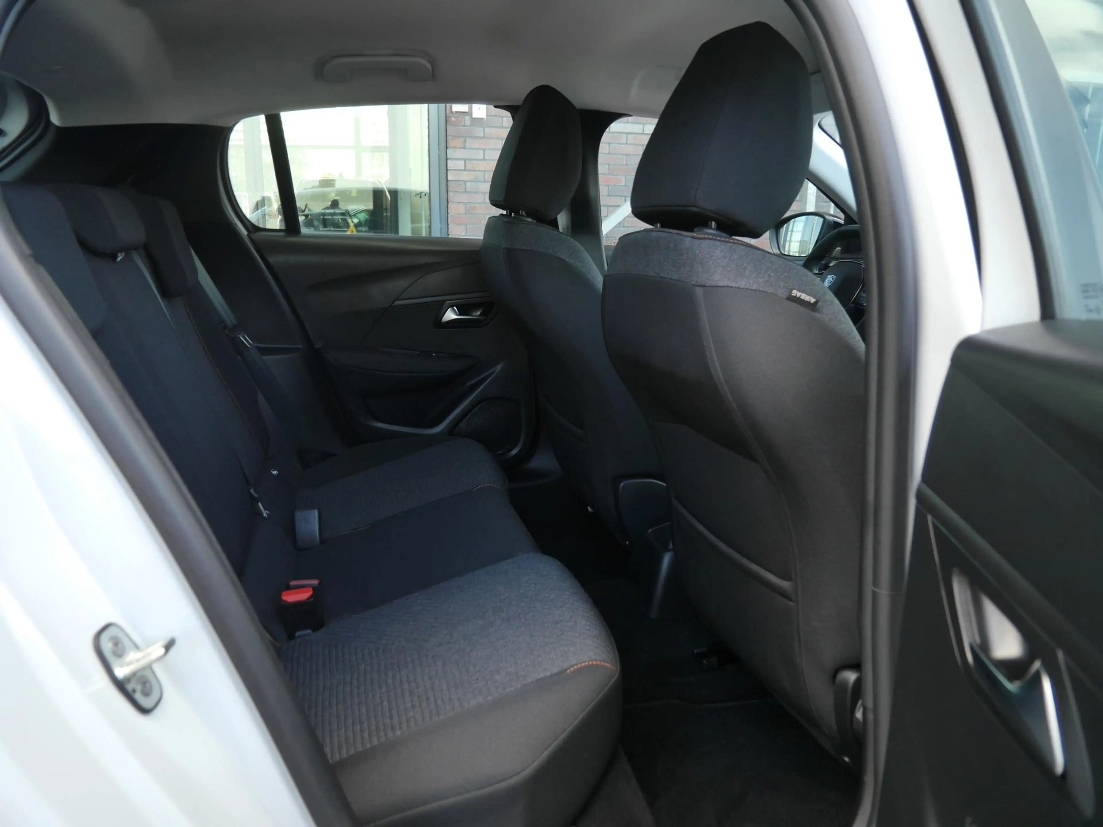 Peugeot 208 1.2 PureTech 100 Style | Lage km.stand | Airco | C — photo 11