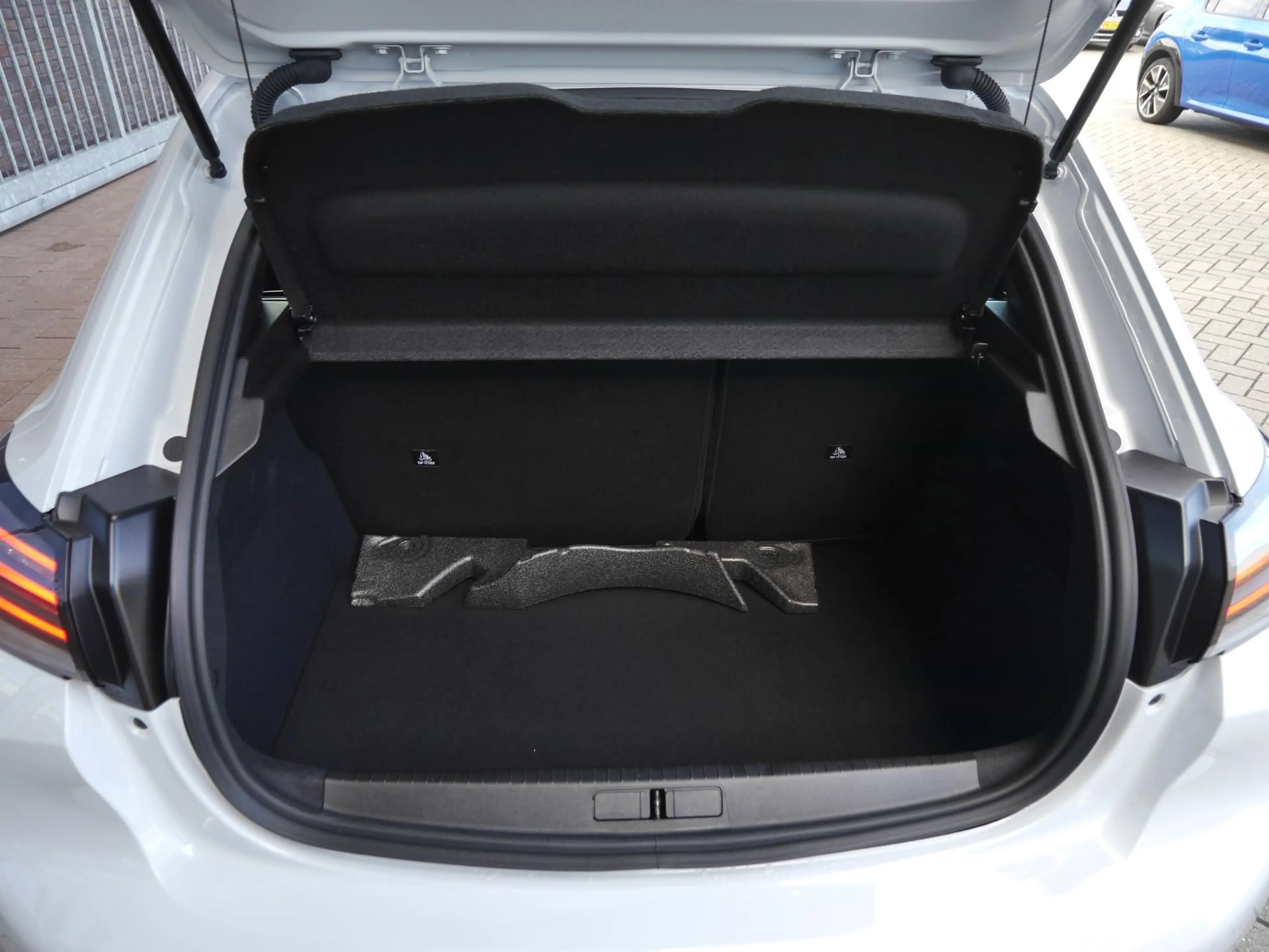 Peugeot 208 1.2 PureTech 100 Style | Lage km.stand | Airco | C — photo 10