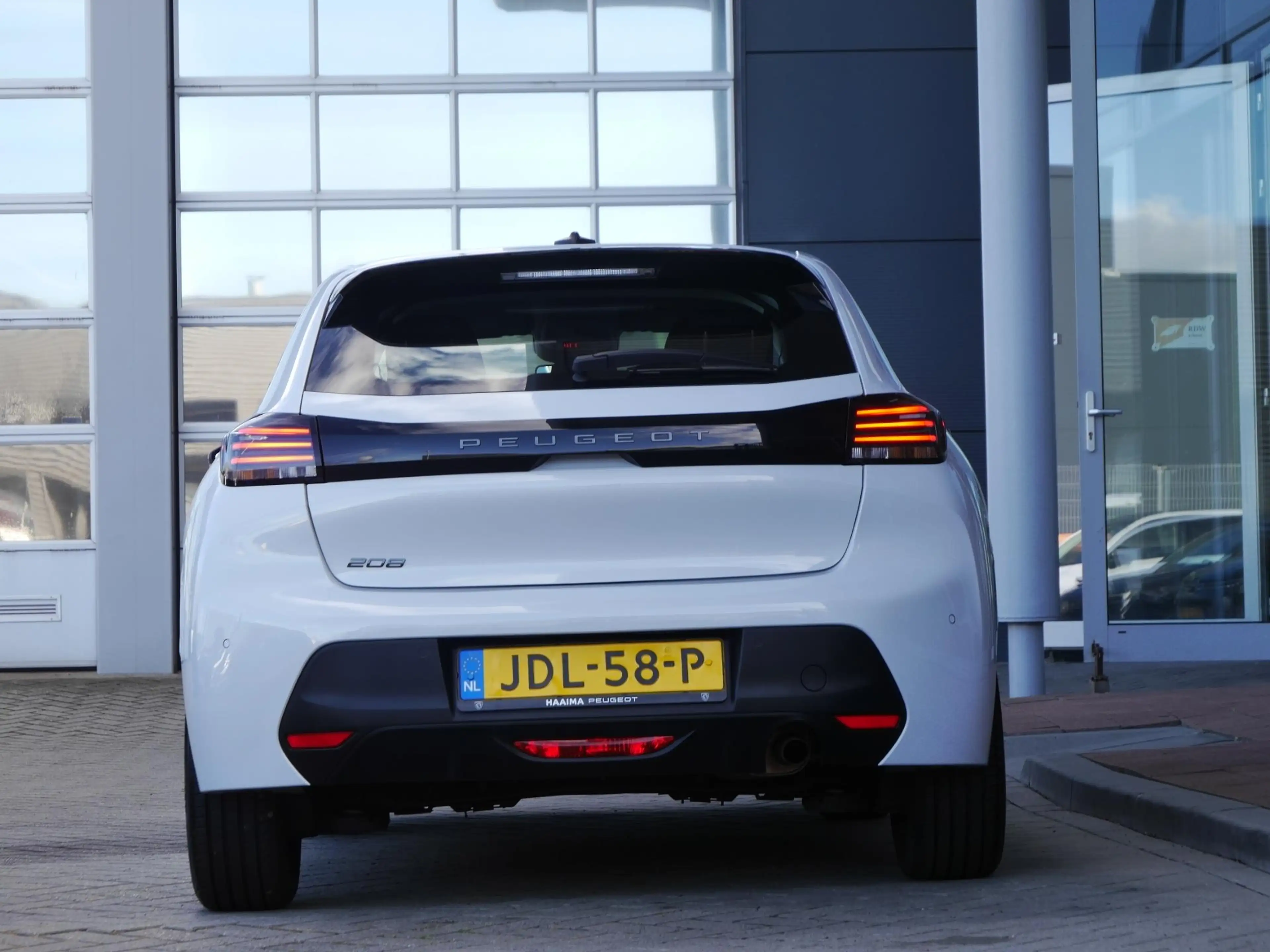 Peugeot 208 1.2 PureTech 100 Style | Lage km.stand | Airco | C — photo 4