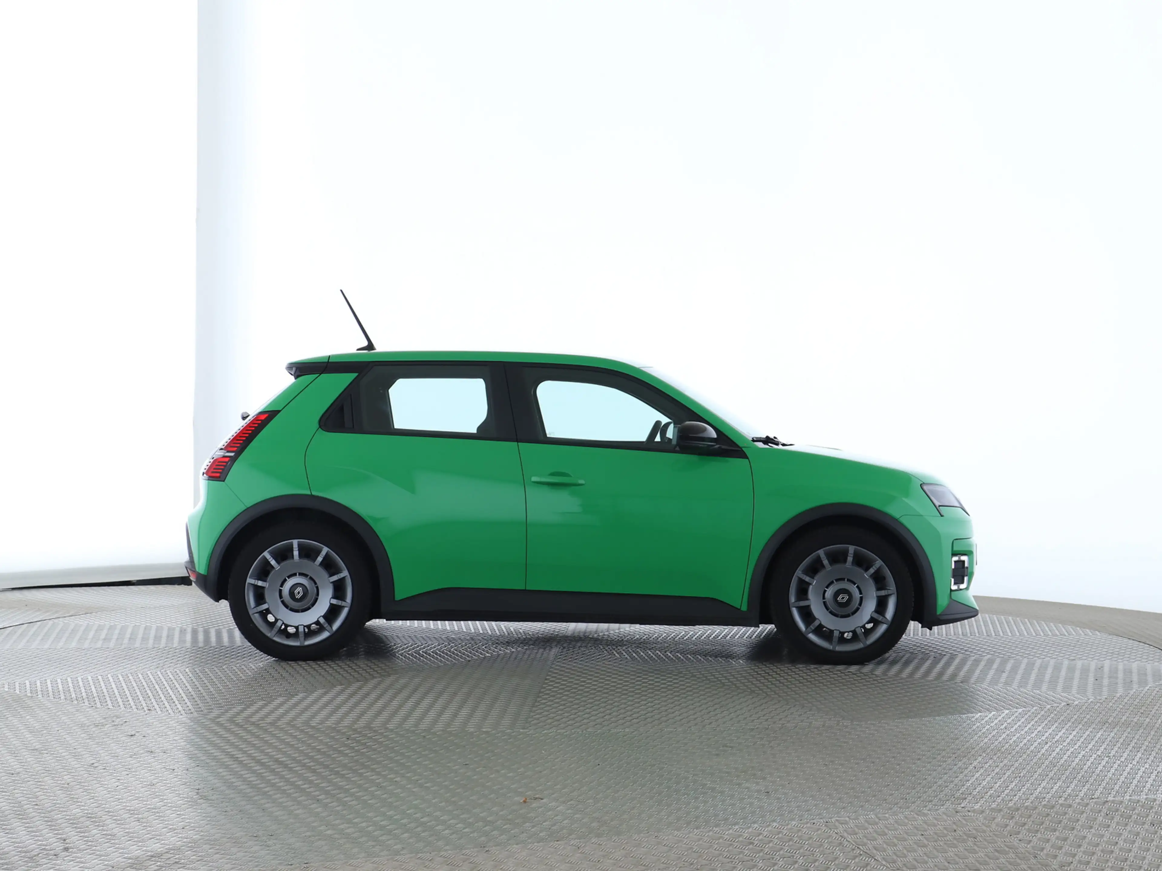 Renault R 5 Evolution 120 Urban Range PDC — photo 8