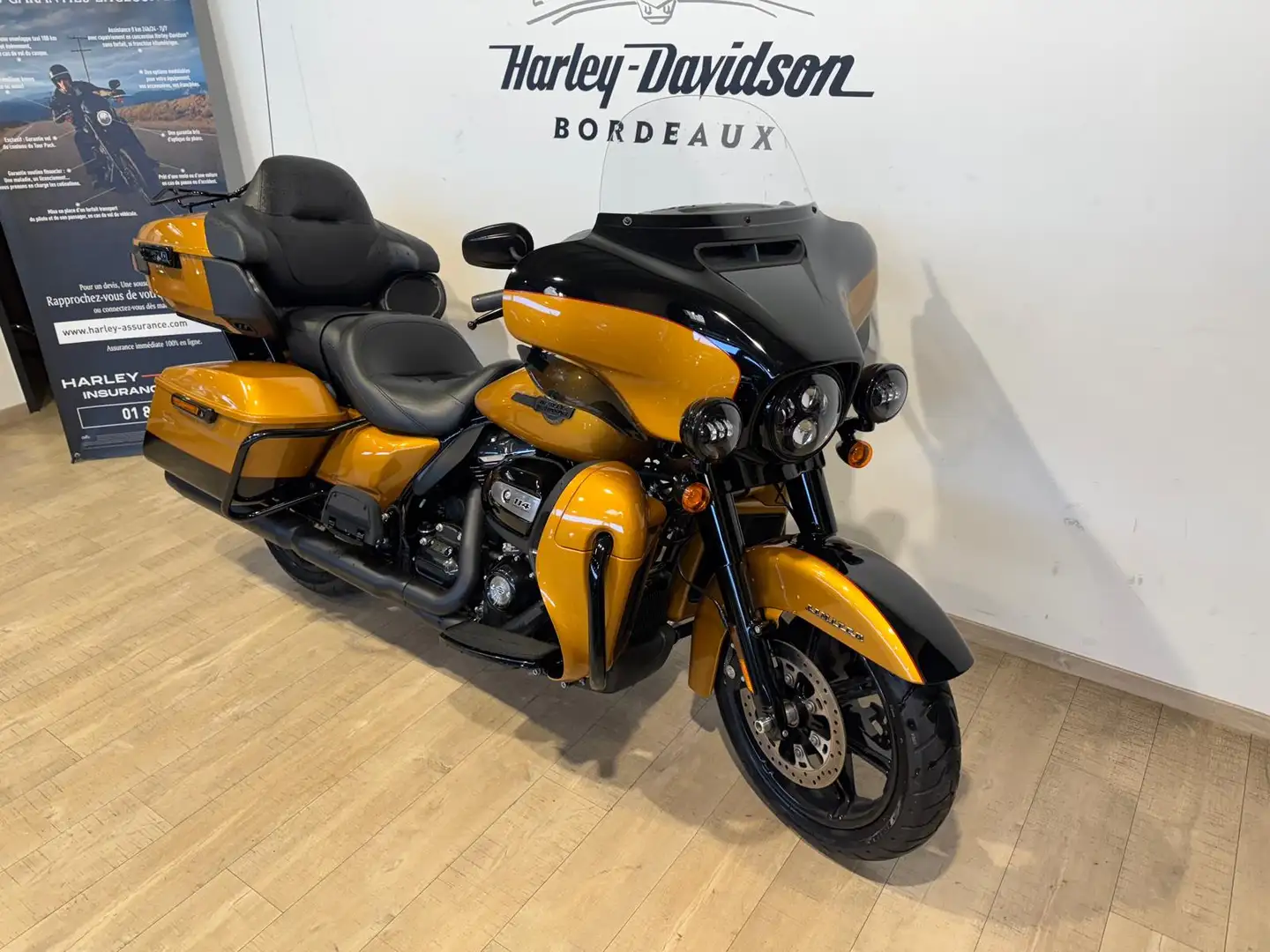 Harley-Davidson Electra Glide Geel - 2