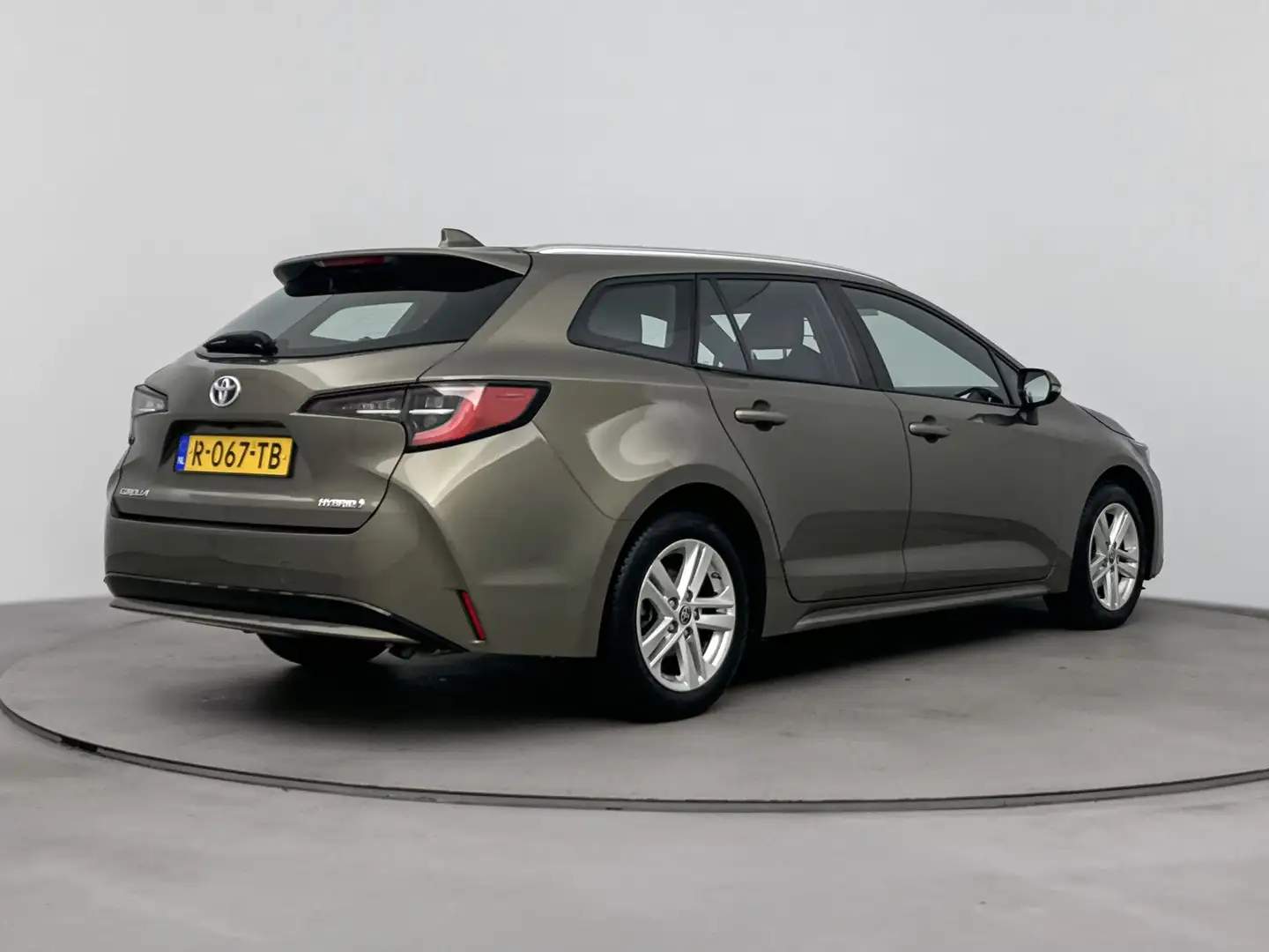 Toyota Corolla Touring Sports 1.8 Hybrid Active Groen - 2