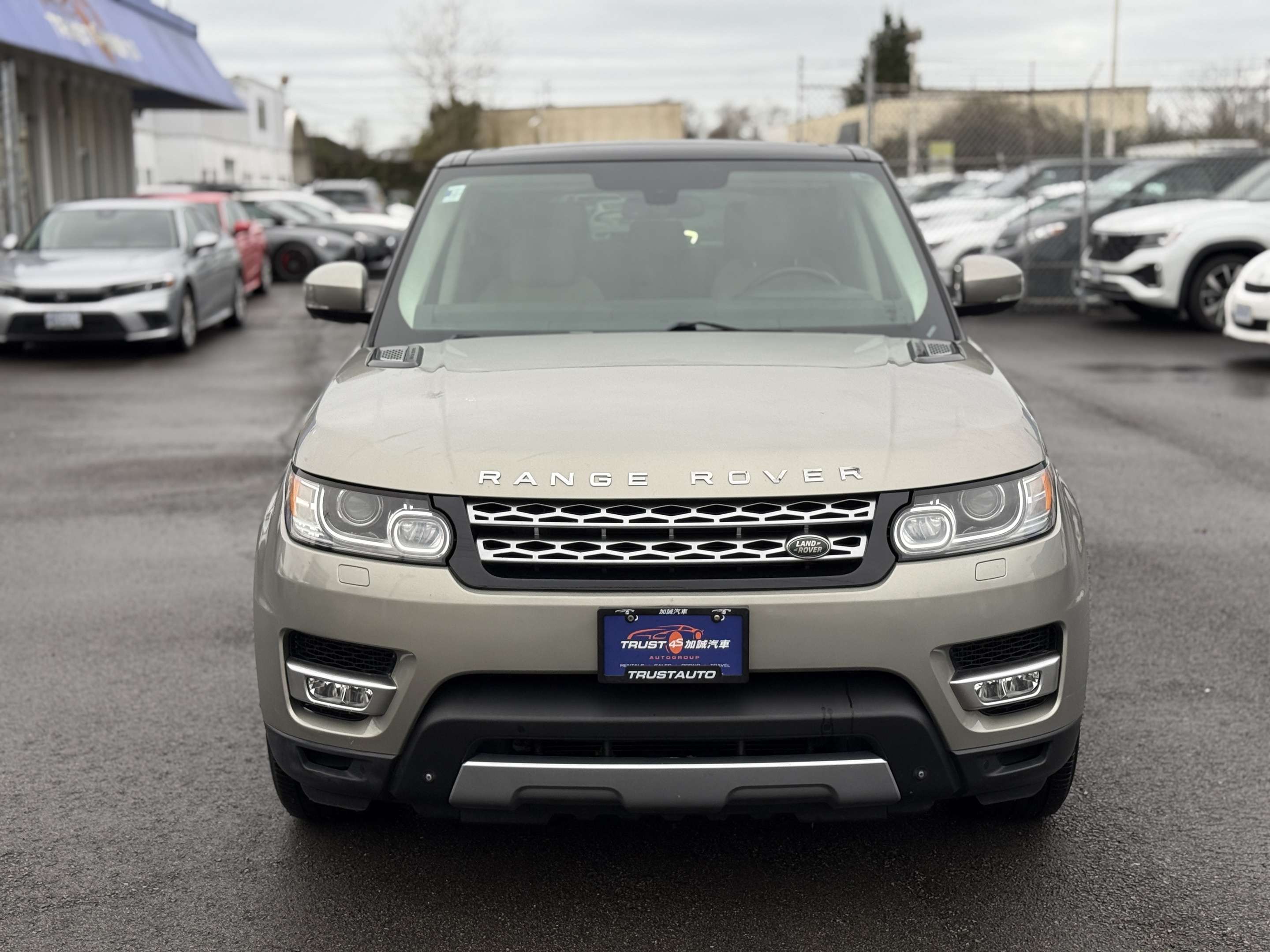 2014 Land Rover Range Rover Sport 4WD 4dr HSE alt 2