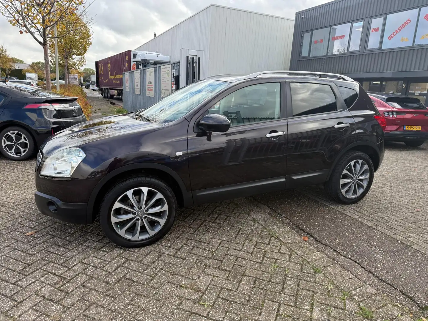 Nissan Qashqai 2.0 Connect Edition Mauve - 2