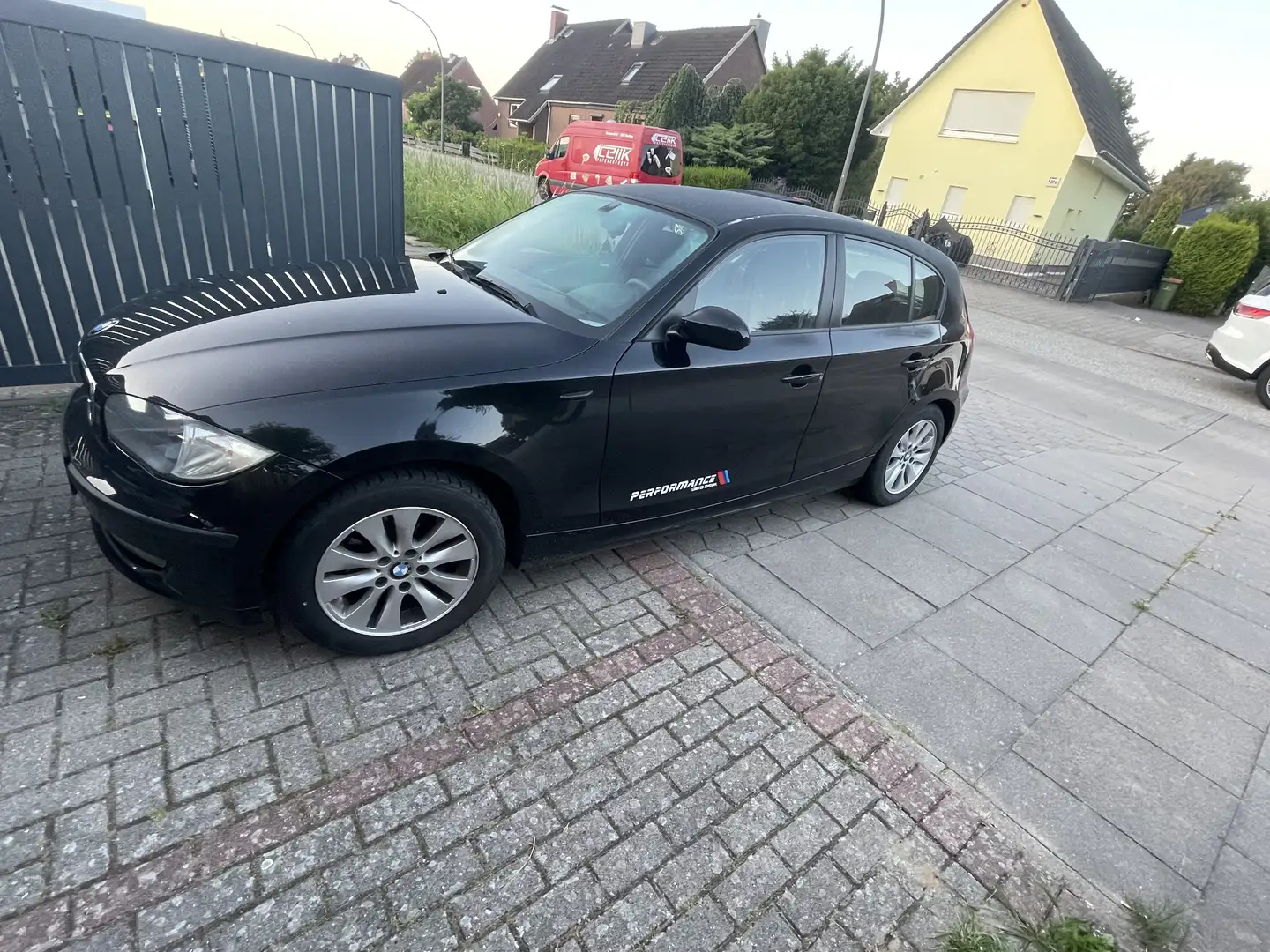 BMW 114 Schwarz - 2