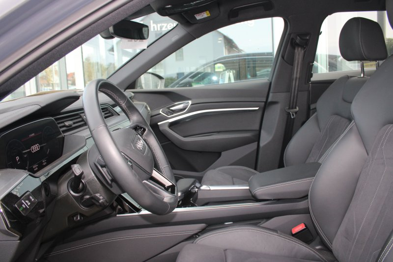 Audi Q8 e-tron 50 quattro advanced Navi Matrix Kamera ACC 20 Zoll — photo 11