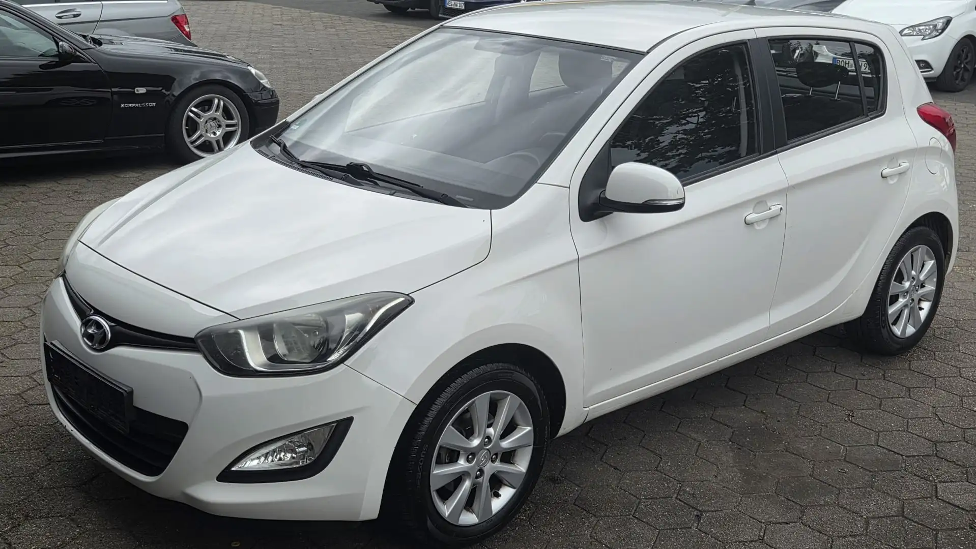Hyundai i20 5 Star Edition Kundenauftrag !!! Weiß - 1