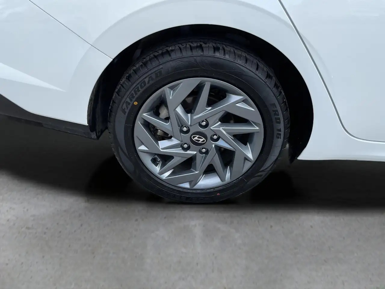 Hyundai ELANTRA снимка Hyundai ELANTRA