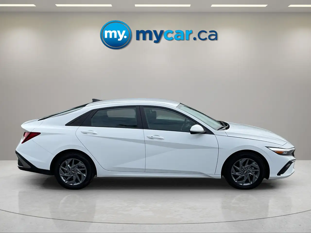 Hyundai ELANTRA снимка Hyundai ELANTRA
