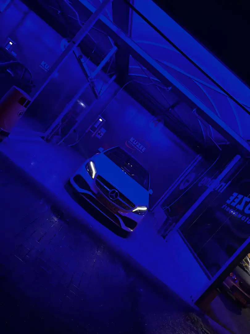 Mercedes-Benz A 250 Sport 7G-DCT Motorsport Edition - 2