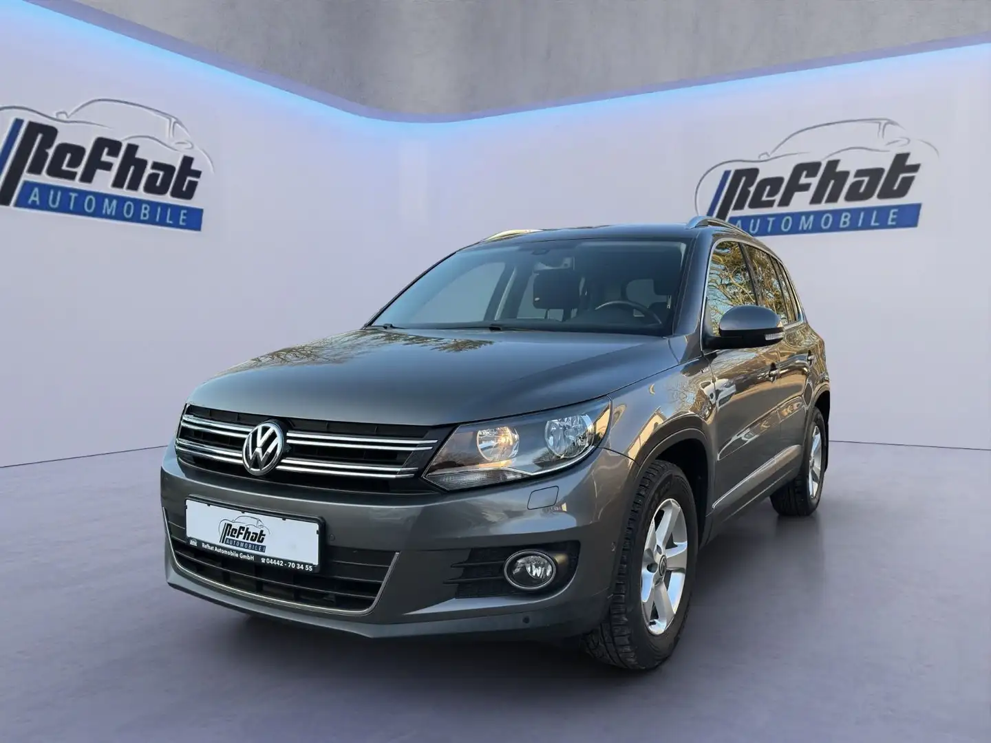Volkswagen Tiguan Cup Sport & Style BMT*PDC*NAVI*SHZ* Grijs - 2