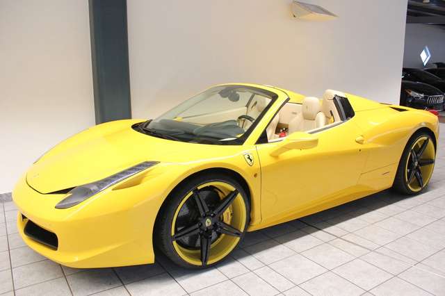 Imagine Ferrari 458 Spider JBL Lift Kamera Navi SHZ