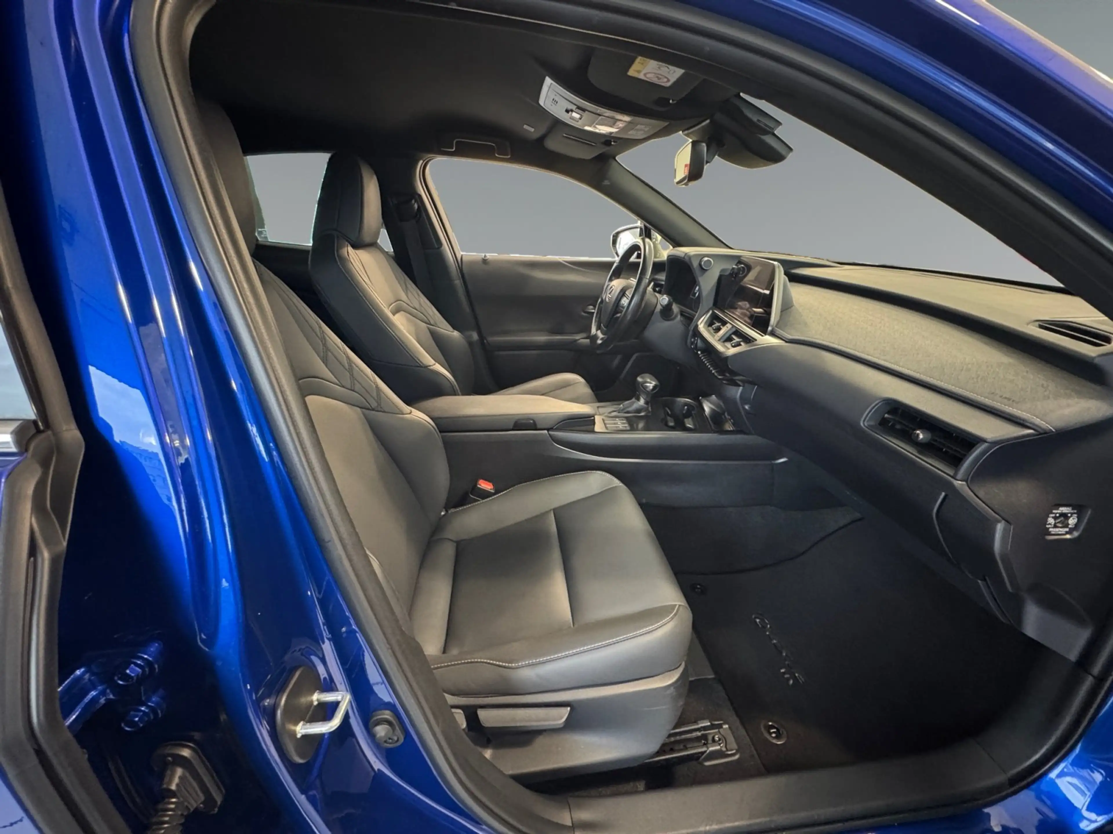 Lexus UX 250h UX 250 h 250h F Sport Design AUT+Kamera+ACC+SHZ — photo 11