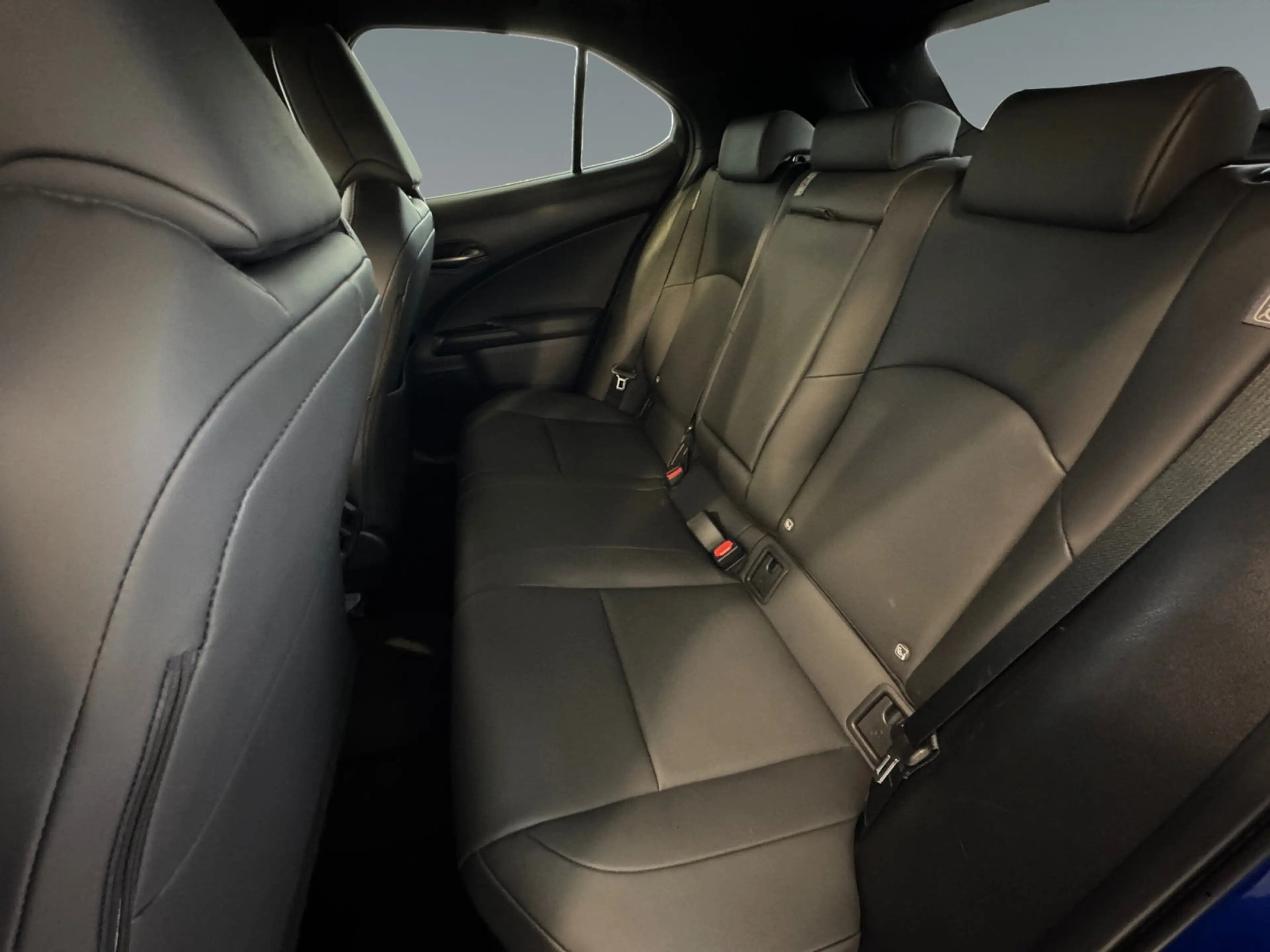Lexus UX 250h UX 250 h 250h F Sport Design AUT+Kamera+ACC+SHZ — photo 9