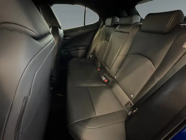 Lexus Ux view 9