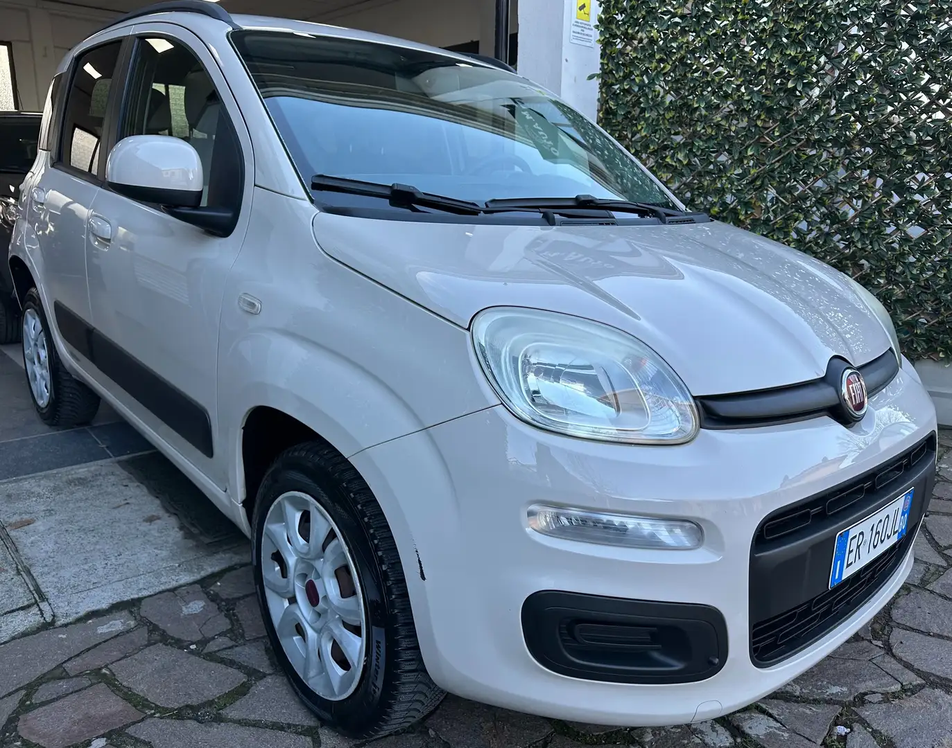 Fiat Panda Panda 0.9 t.air t. natural power 80cv NEOPATENTATI Bianco - 2