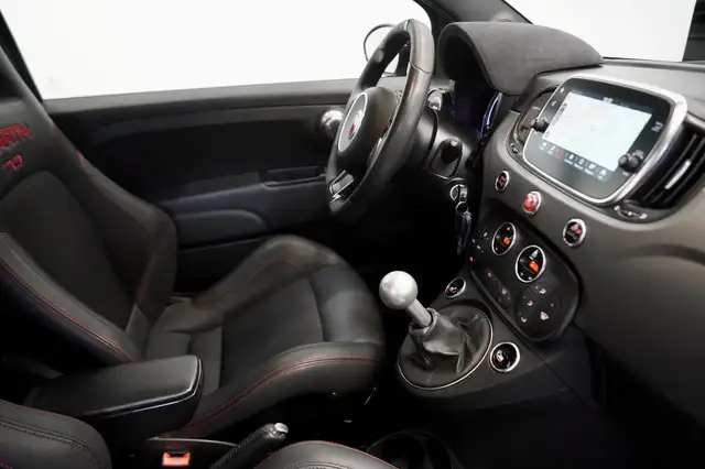 Abarth 595 view 9