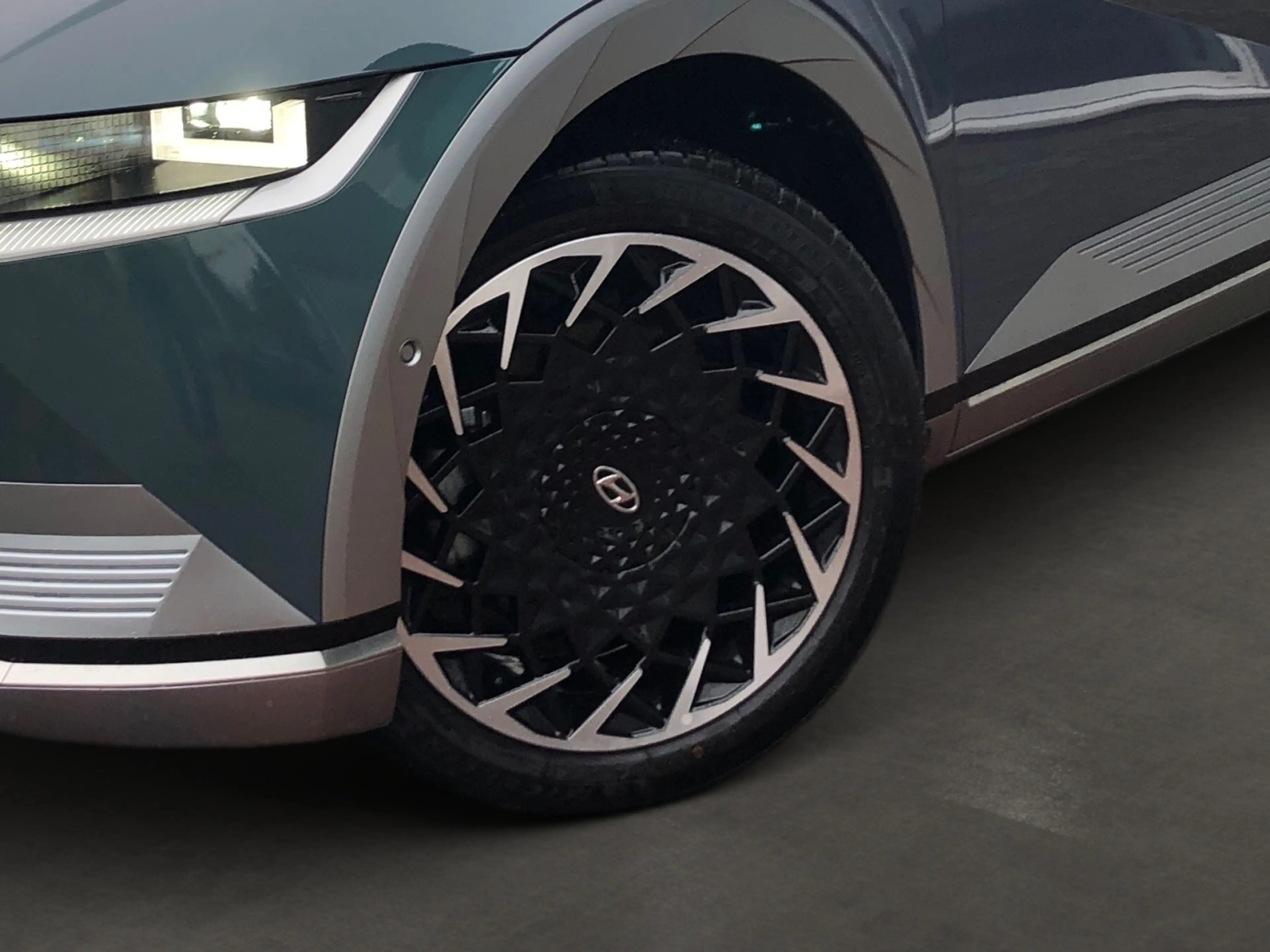 Hyundai IONIQ 5 IONIQ 77,4kWh Allrad VIKING/Headup/360°/20"Felge — photo 6