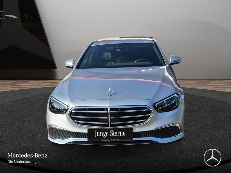 Mercedes-Benz E 300 e EXCLUSIVE+360+LED+FAHRASS+HUD+SITZKLIMA+TV — photo 3