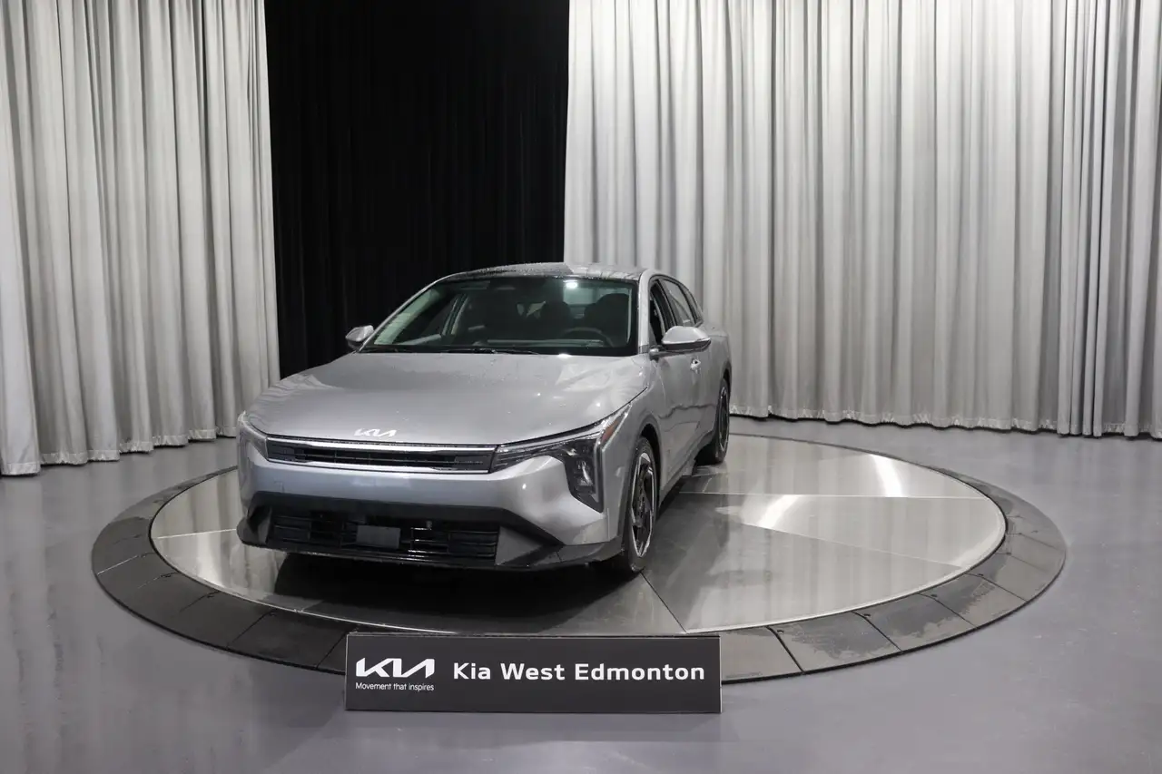 Kia K4 photo Kia K4